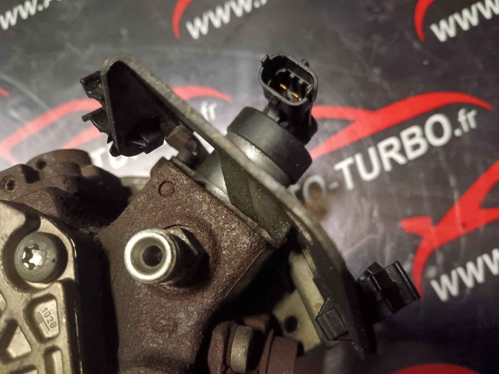 POMPE INJECTION PSA 1.6HDI 90-110CH REFERENCE: 9656300380