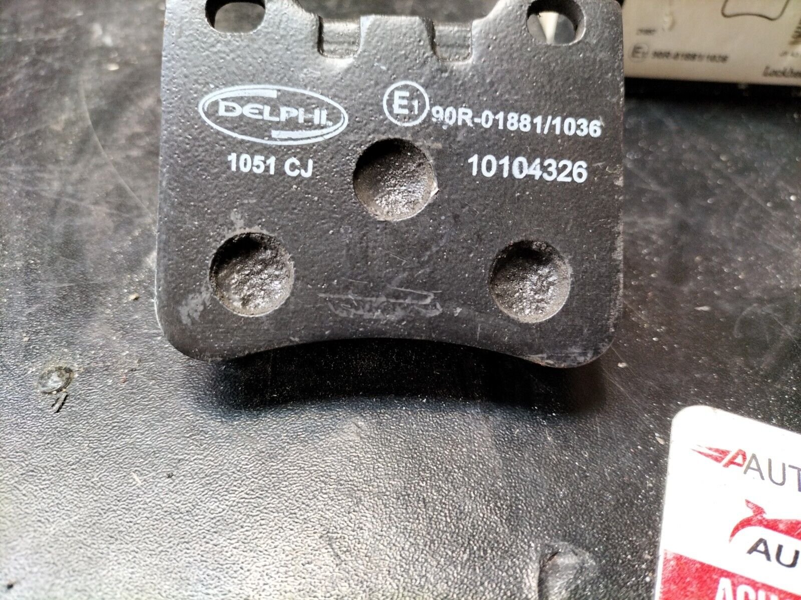 PLAQUETTES DE FREIN AVANT PEUGEOT 106 CITROEN SAXO DELPHI LP1051