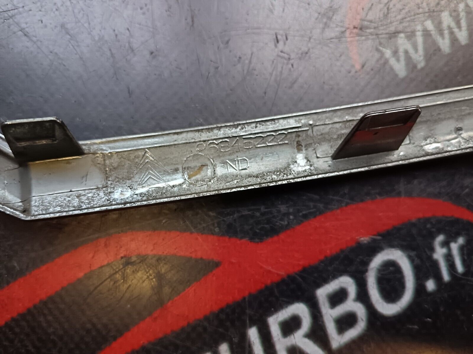 EMBLEME CITROEN C4 1 REFERENCE: 6845222