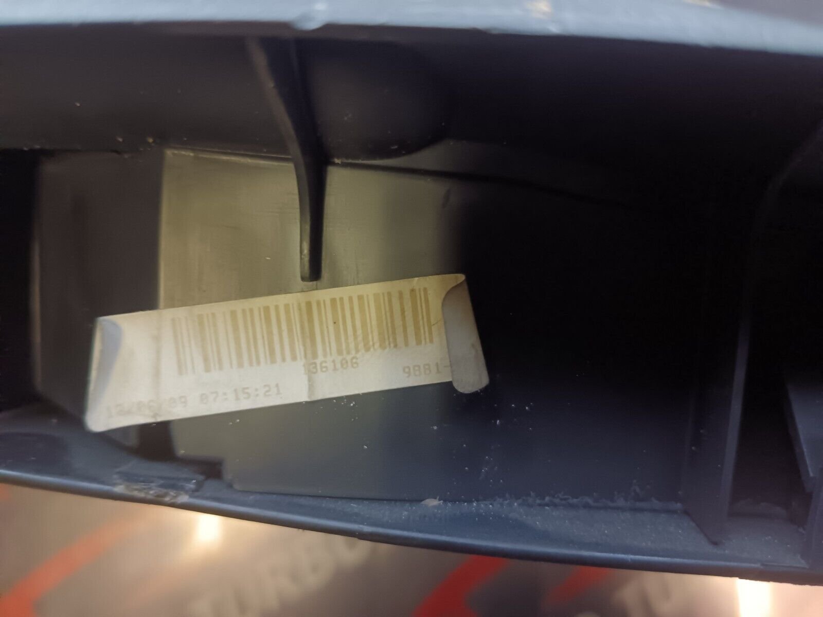 BOITE A GANTS CITROEN C4 REFERENCE 8218N0