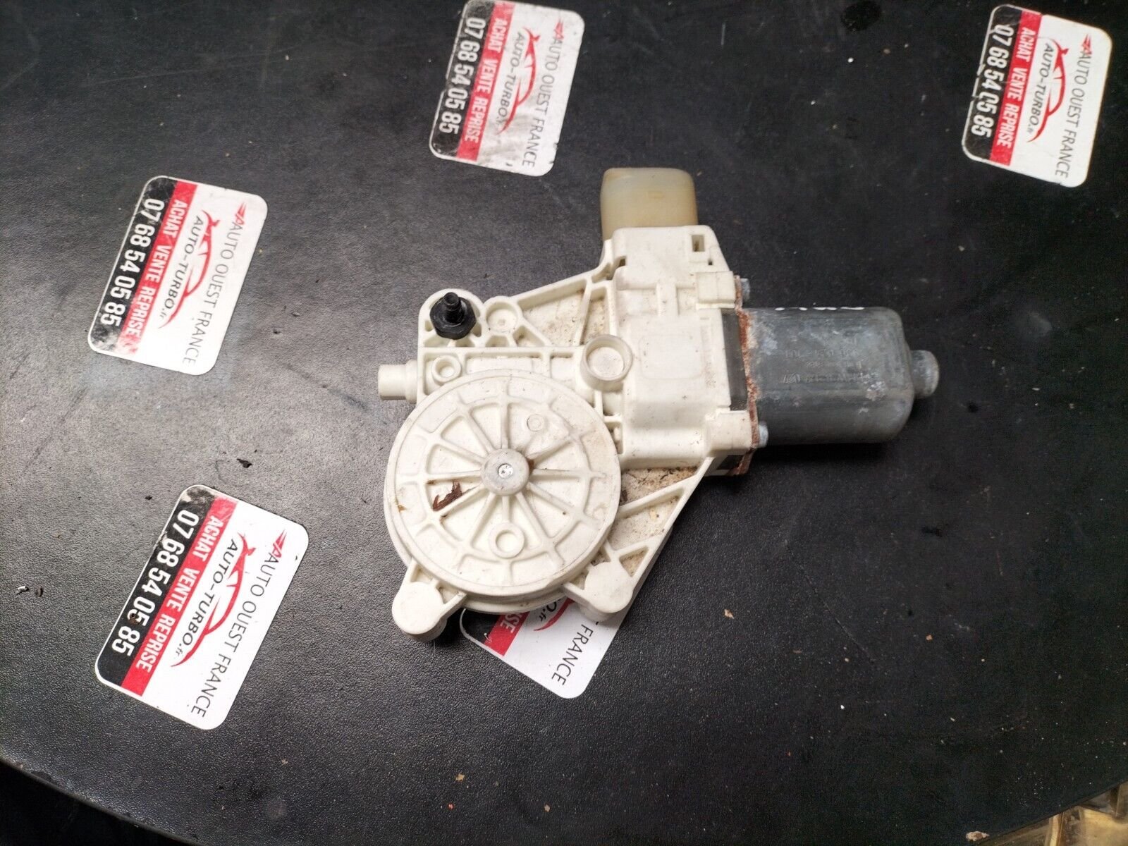 MOTEUR LEVE VITRE AVANT GAUCHE  BMW SERIE 1 E87 996624-101, 6927027