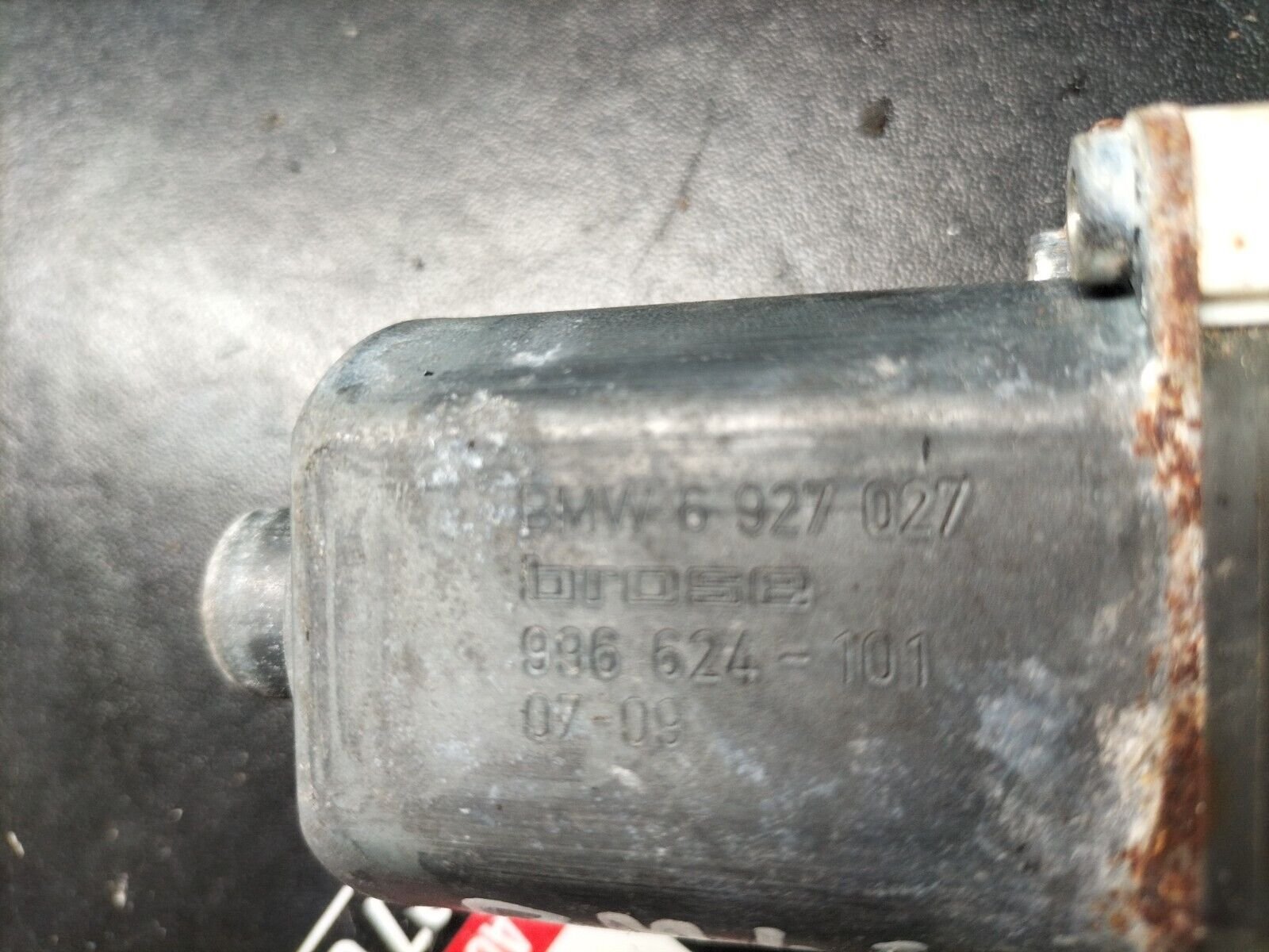 MOTEUR LEVE VITRE AVANT GAUCHE  BMW SERIE 1 E87 996624-101, 6927027