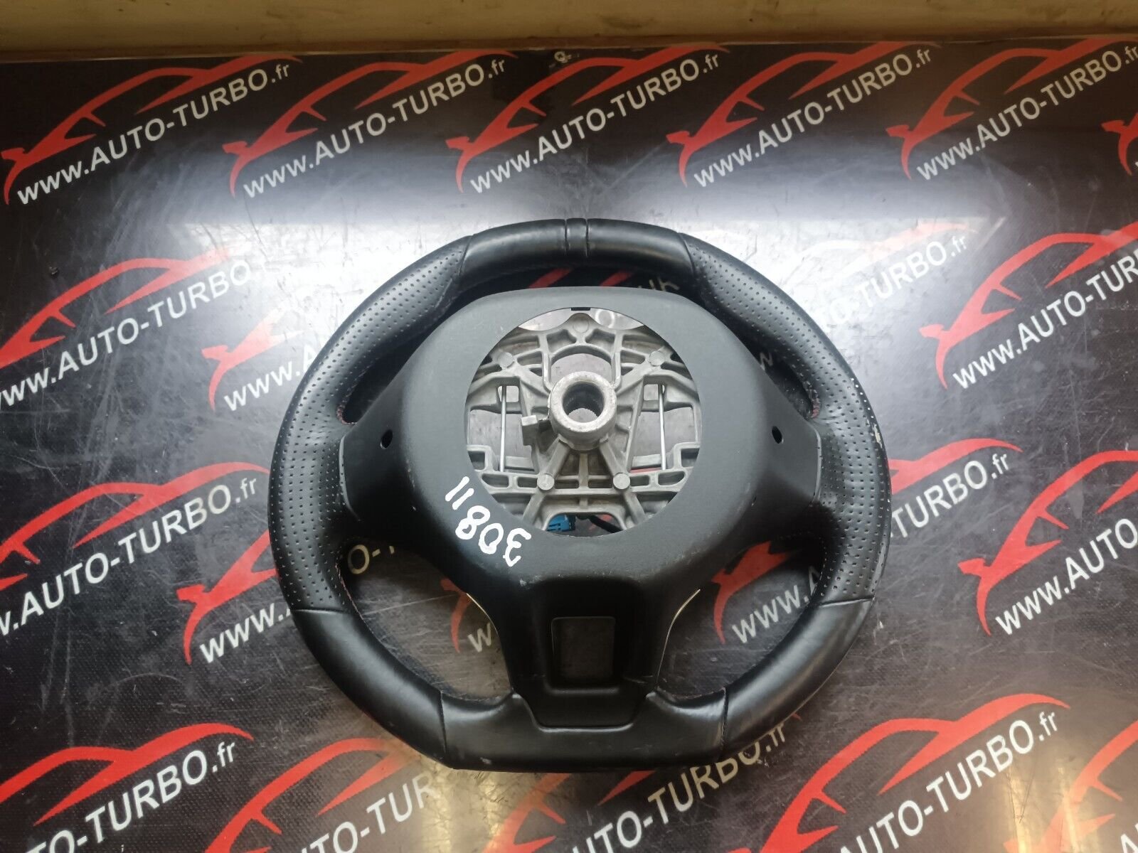 VOLANT DE DIRECTION GT PEUGEOT 308II REFERENCE: 98084115