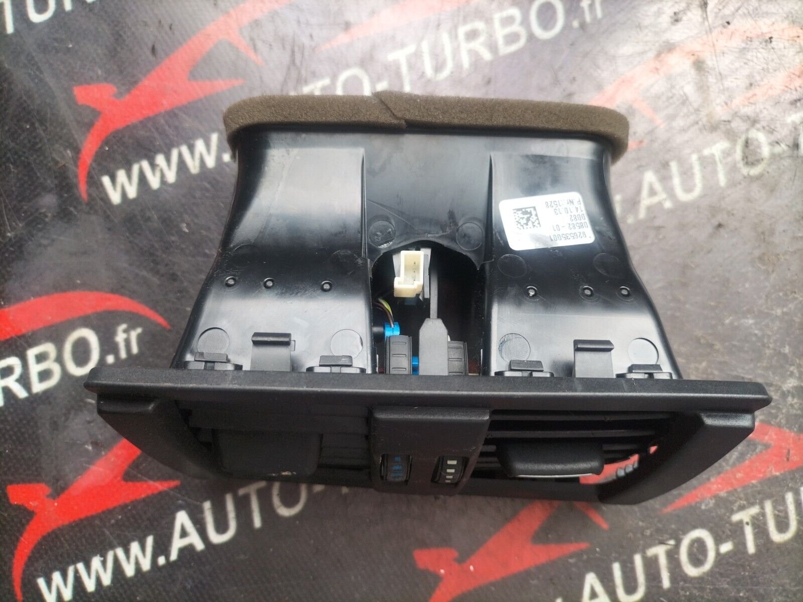 GRILLES DE VENTILATION CENTRALE ARRIERE  BMW F34 926535001