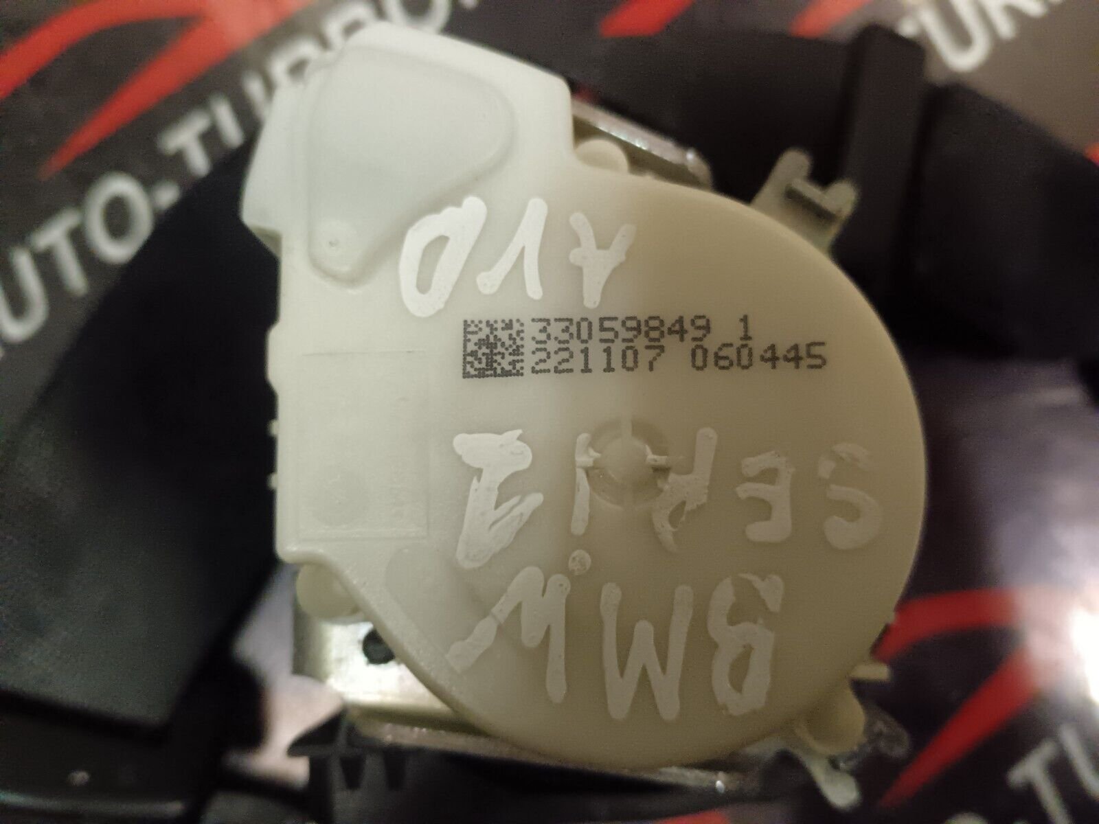 CEINTURE DE SECURITE AVANT DROIT BMW SERIE 1 REFERENCE: 33059849