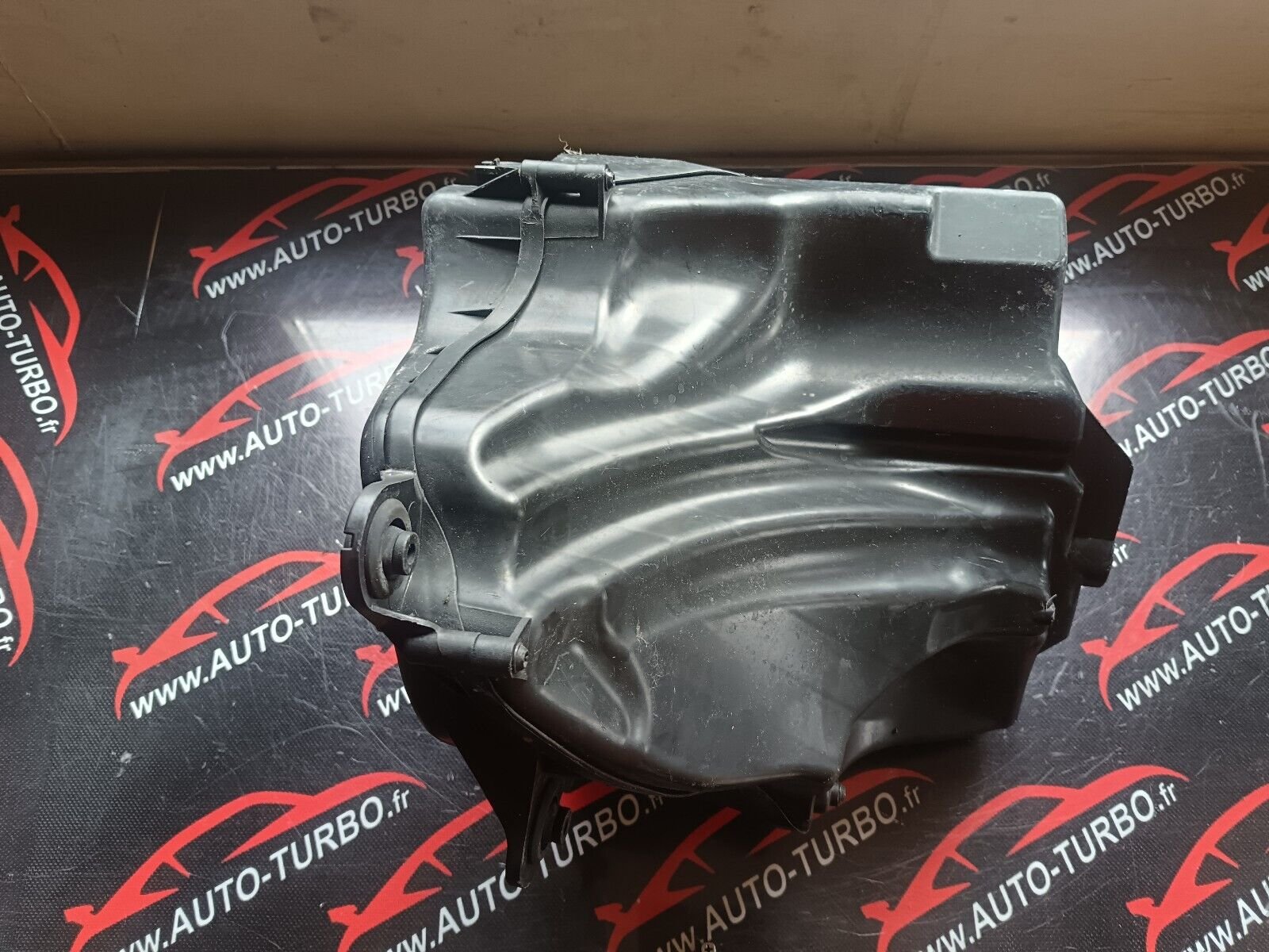 SUPPORT FILTRE A AIR BMW SERIE 1 E87 120i 150CH REFERENCE: 7532754