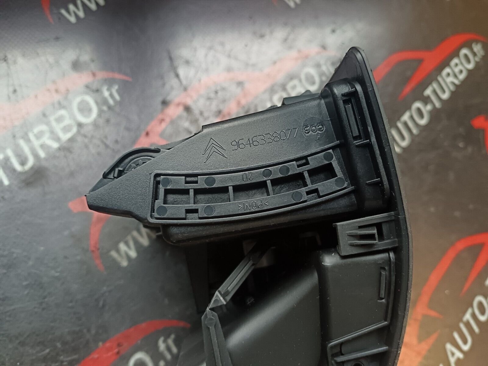 GRILLE D'AERARION AVANT GAUCH CITROEN C4 1.6VTI 90CH COUPE REFERENCE: 9646338077