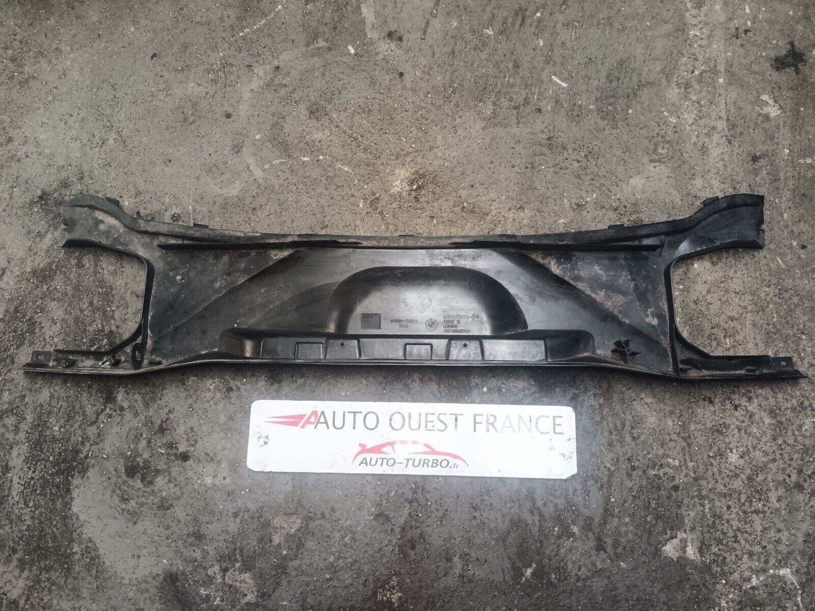 BAIE DE PARE-BRISE BMW SERIE 1 E87 REFERENCE: 6989788