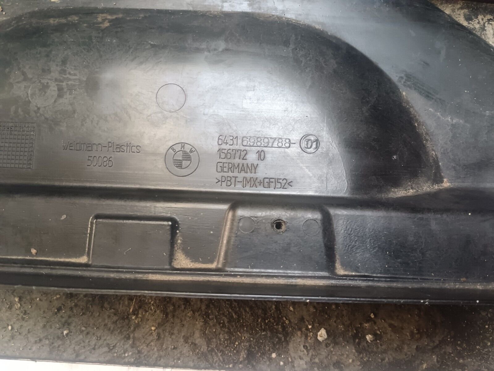 BAIE DE PARE-BRISE BMW SERIE 1 E87 REFERENCE: 6989788