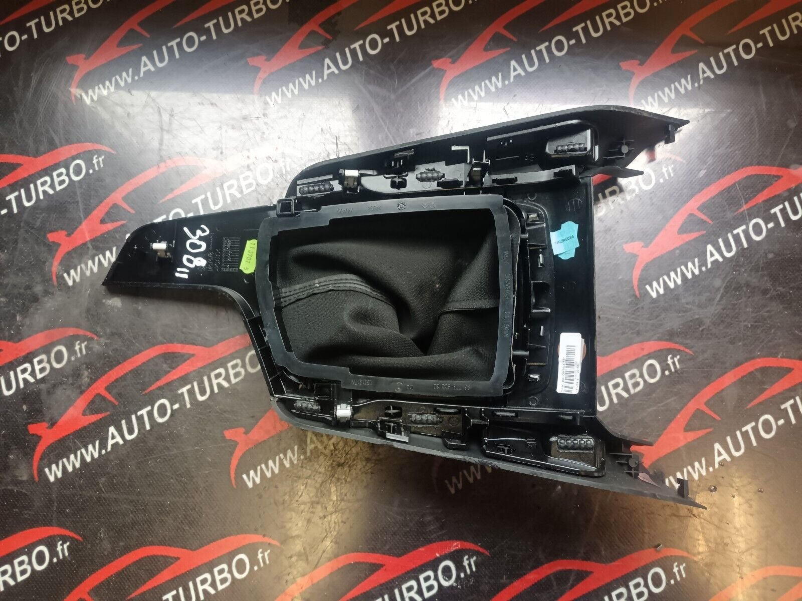 GARNITURE  POMMEAU DE LEVIER DE VITESSE PEUGEOT 308 II REFERENCE: 9677993380