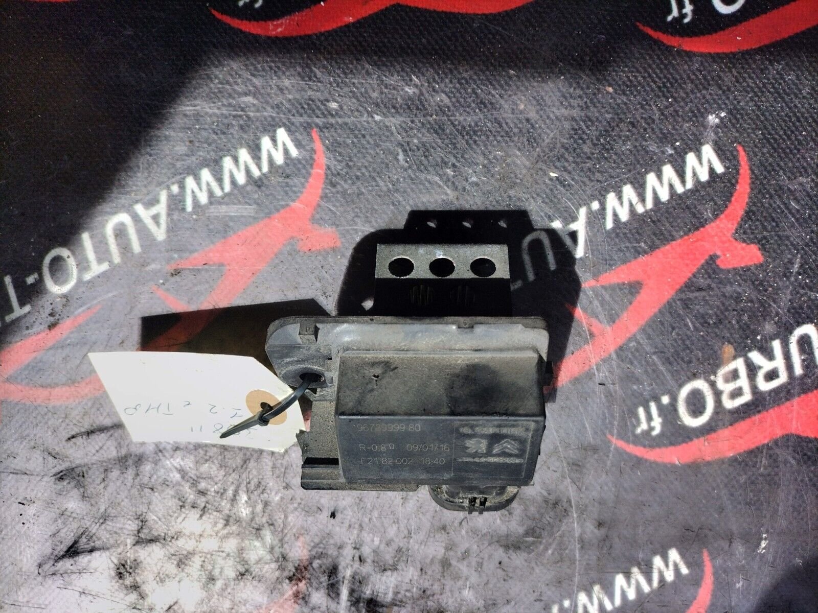 RESISTANCE  DE VENTILATEUR RADIATEUR PEUGEOT  308 II 1.2 eTHP  9673999980