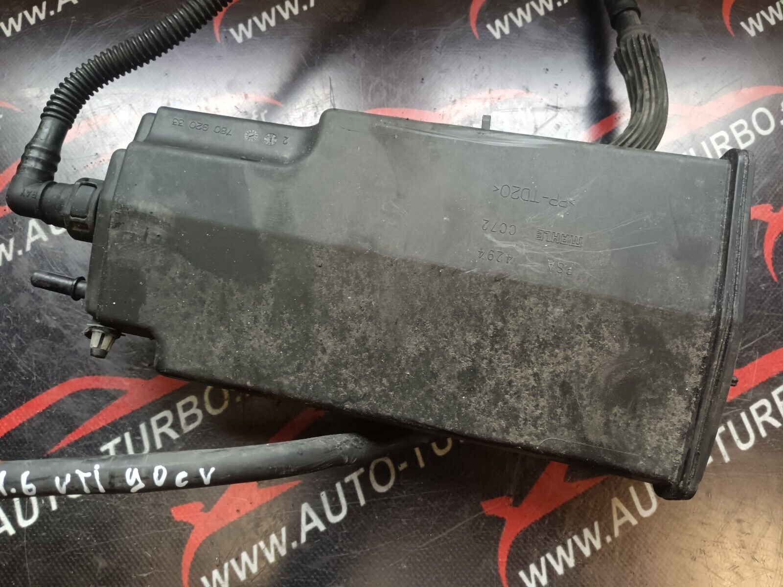 FILTRE A CHARBON CITROEN C4 1.6VTI 90CH COUPE REFERENCE: 78092033