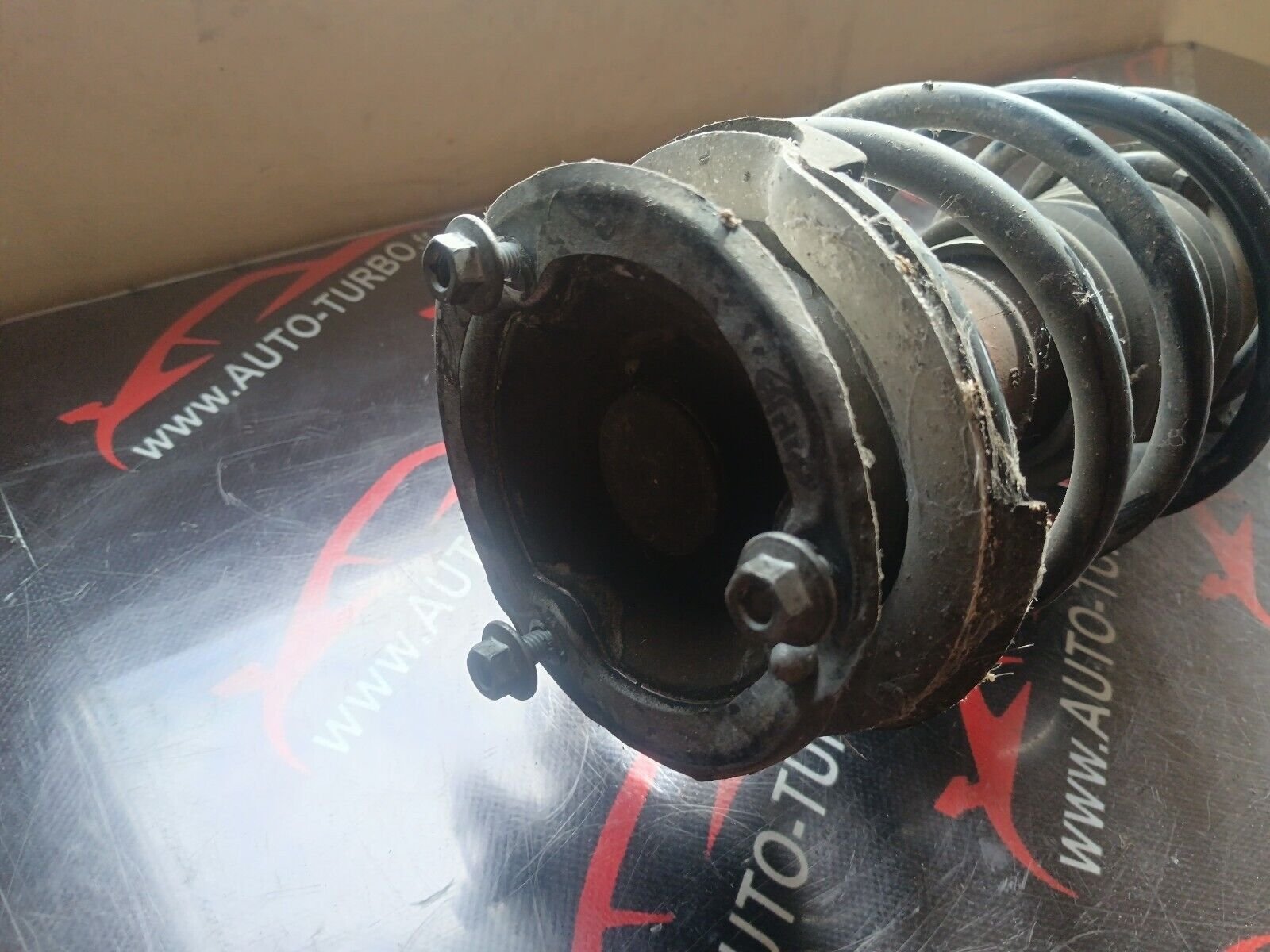 AMORTISSEUR JAMBE AVANT GAUCHE BMW SERIE 1 E87 120i 150CH REFERENCE: 6771553