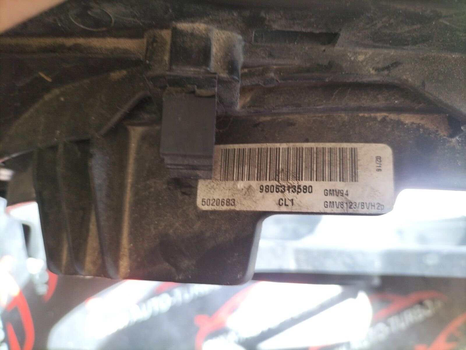 SUPPORT DE VENTILATEUR DE REFROIDISSEMENT   PEUGEOT  308 II 1.2 eTHP  9806313580