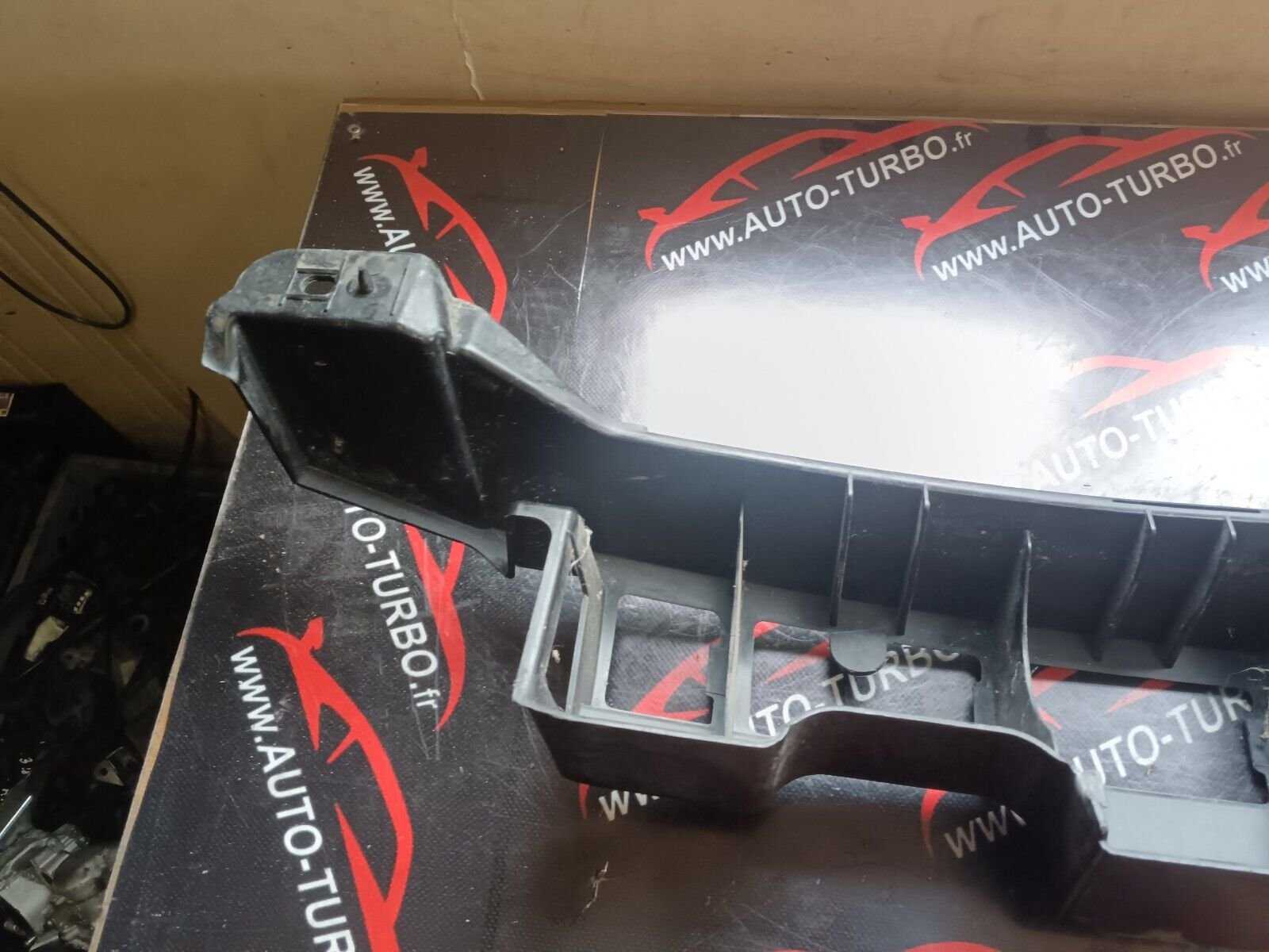 SUPPORT CENTRAL PARE CHOC PEUGEOT 207 REFERENCE: 9649681080