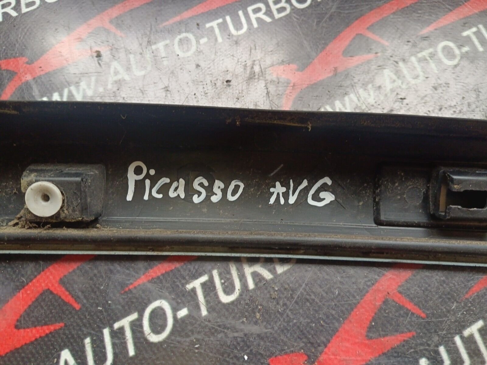 BAIE DE PARE BRISE GAUCHE CITROEN C4 PICASSO REFERENCE: 9654505577