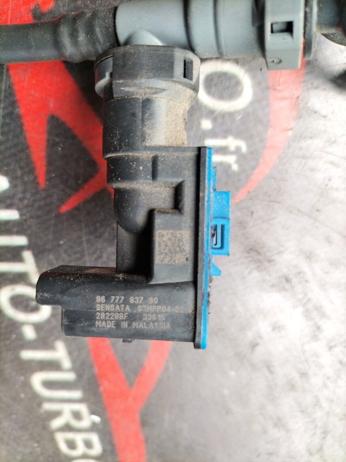 CONDUITS TUYEAUS DE DEPRESSION   PEUGEOT 308 II 1.2 eTHP 9806576680, 9677783780