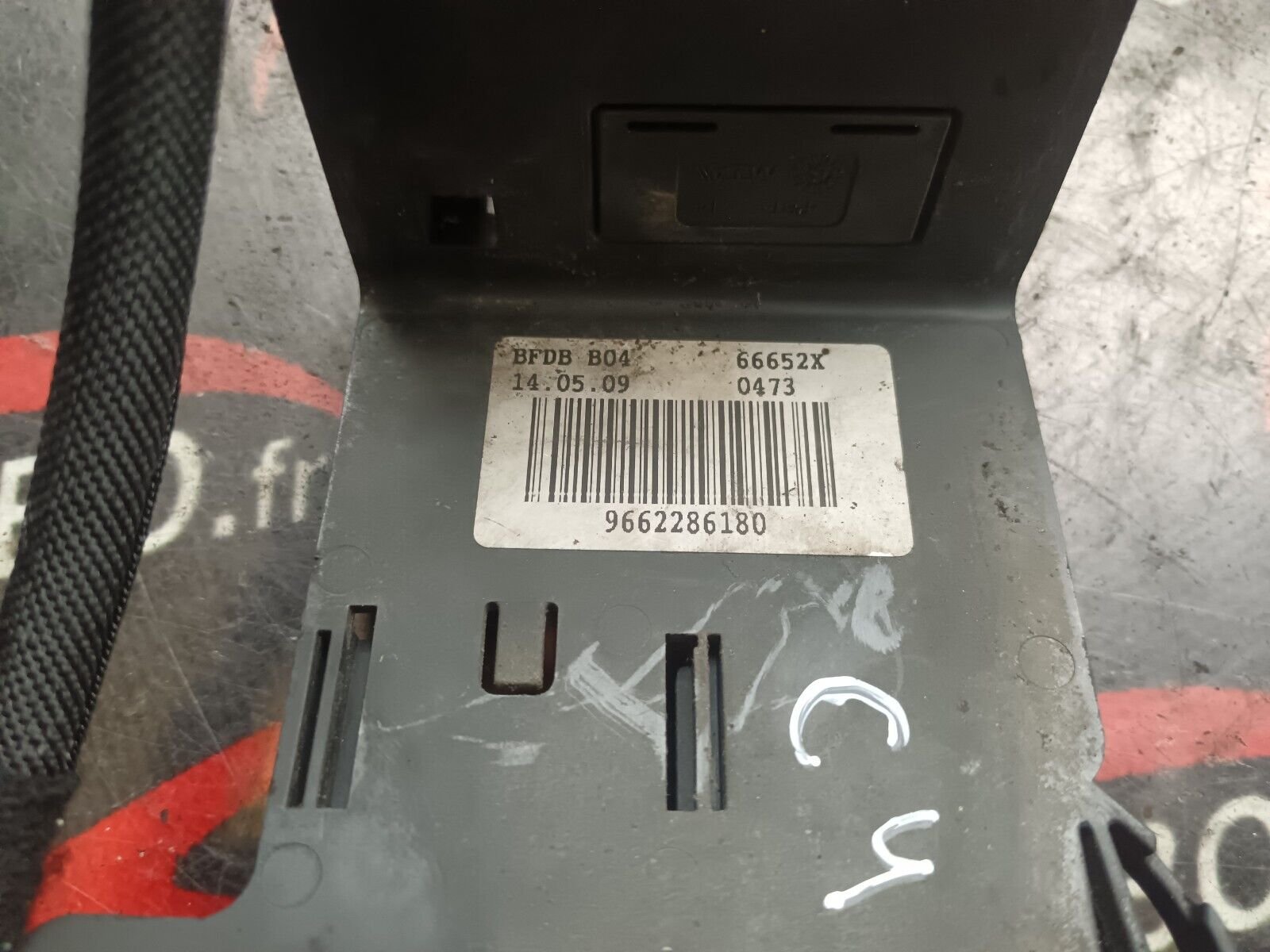 PORTE FUSIBLE CITROEN C4 1.6VTI 90CH COUPE REFERENCE: 9662286180