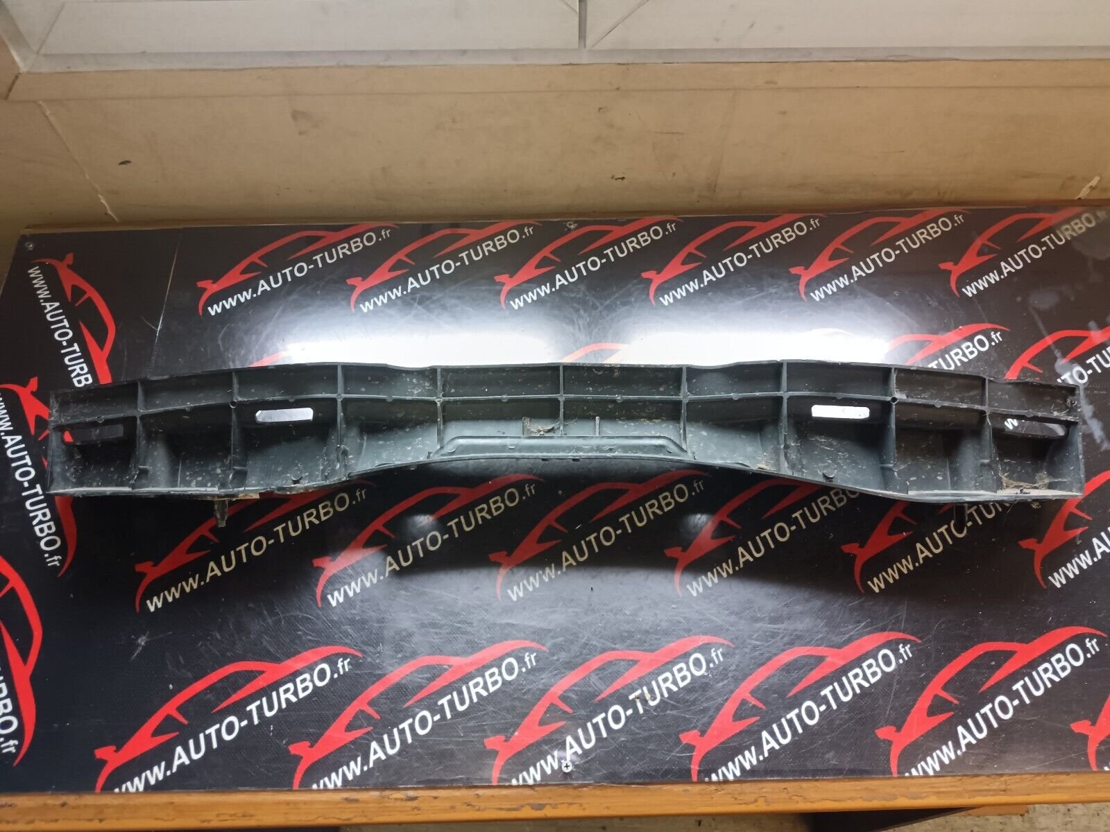 SUPPORT CENTRALE PARE CHOC ARRIERE SCENIC 3 REFERENCE: 850420002