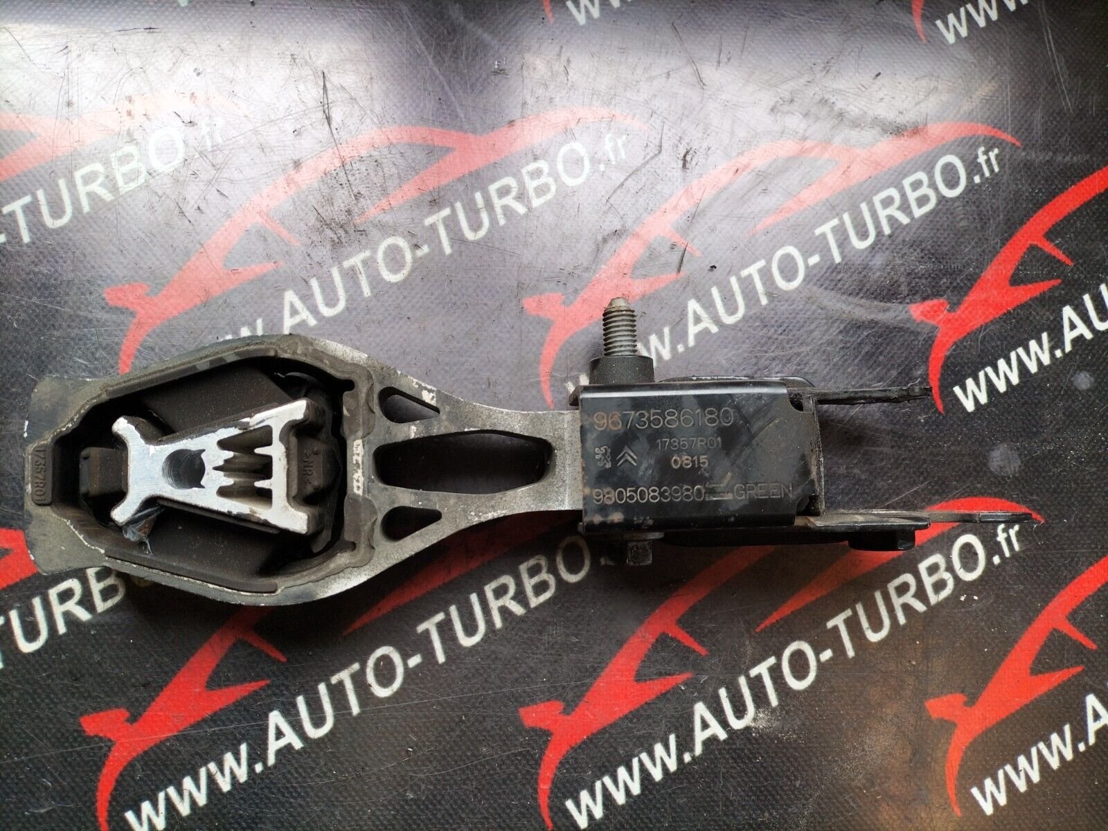SUPPORT MOTEUR MILIEU  PEUGEOT 308 II 1.2 eTHP 9673586180,  9805083980