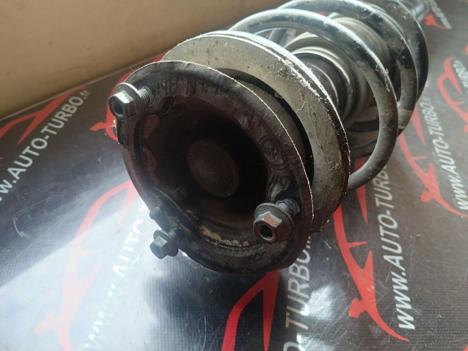 AMORTISSEUR JAMBE AVANT DROIT BMW SERIE 1 E87 120i 150CH REFERENCE: 6771554