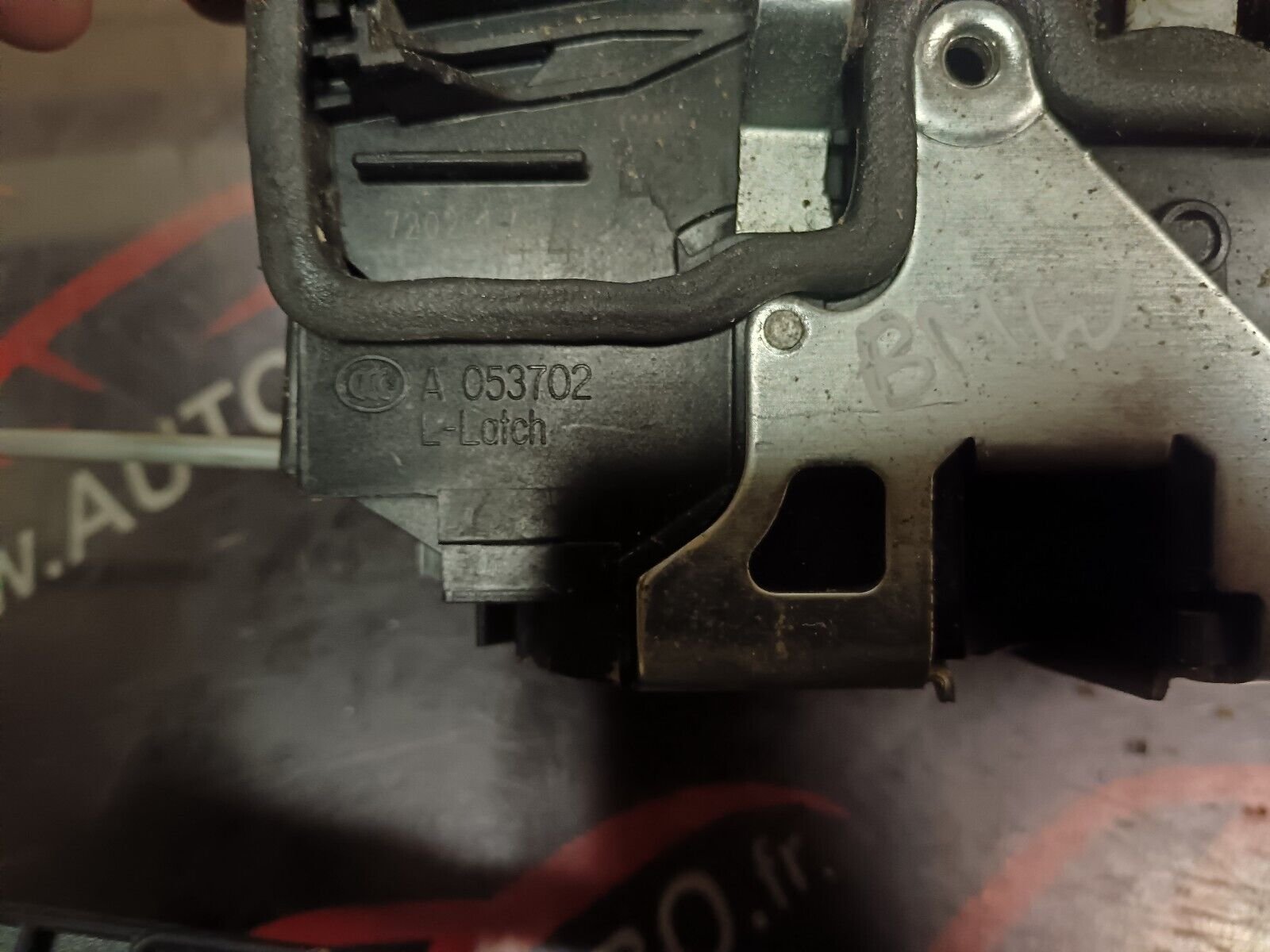 SERRURE DE PORTE AVANT GAUCHE BMW E60 REFERENCE: 053702