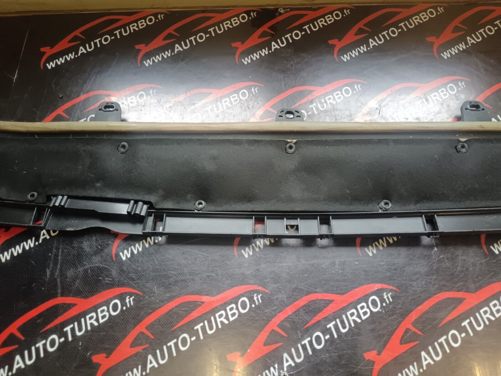 GARNITURE ESSUI GLACE PEUGEOT 308II REFERENCE: 9807815180