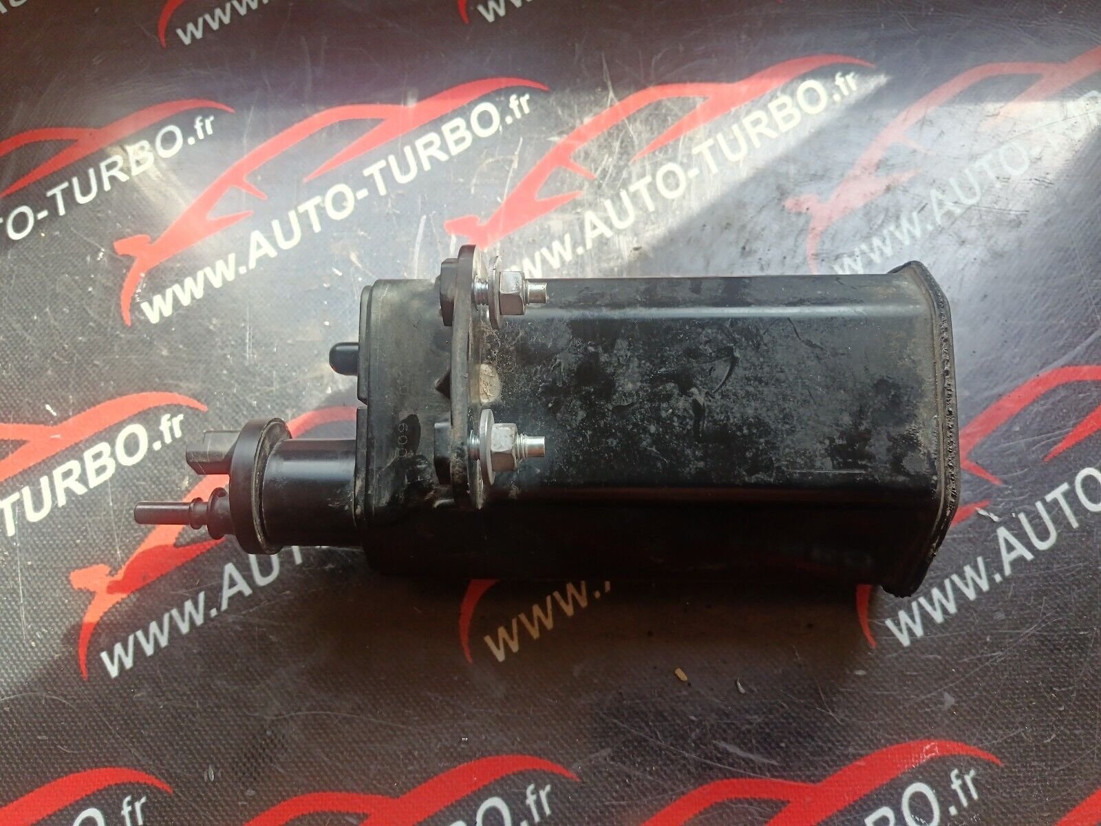 CARTOUCHE DE CHARBON DACIA SANDERO REFERENCE: 8200701972