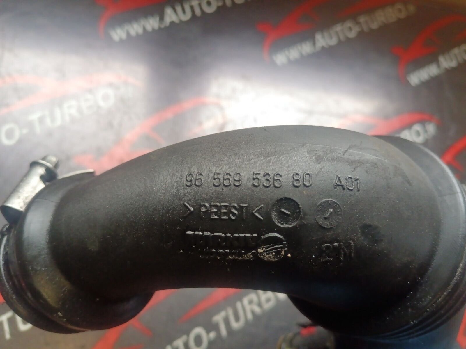 TUYAU DURIT PEUGEOT 2008 REFERENCE: 9656953680