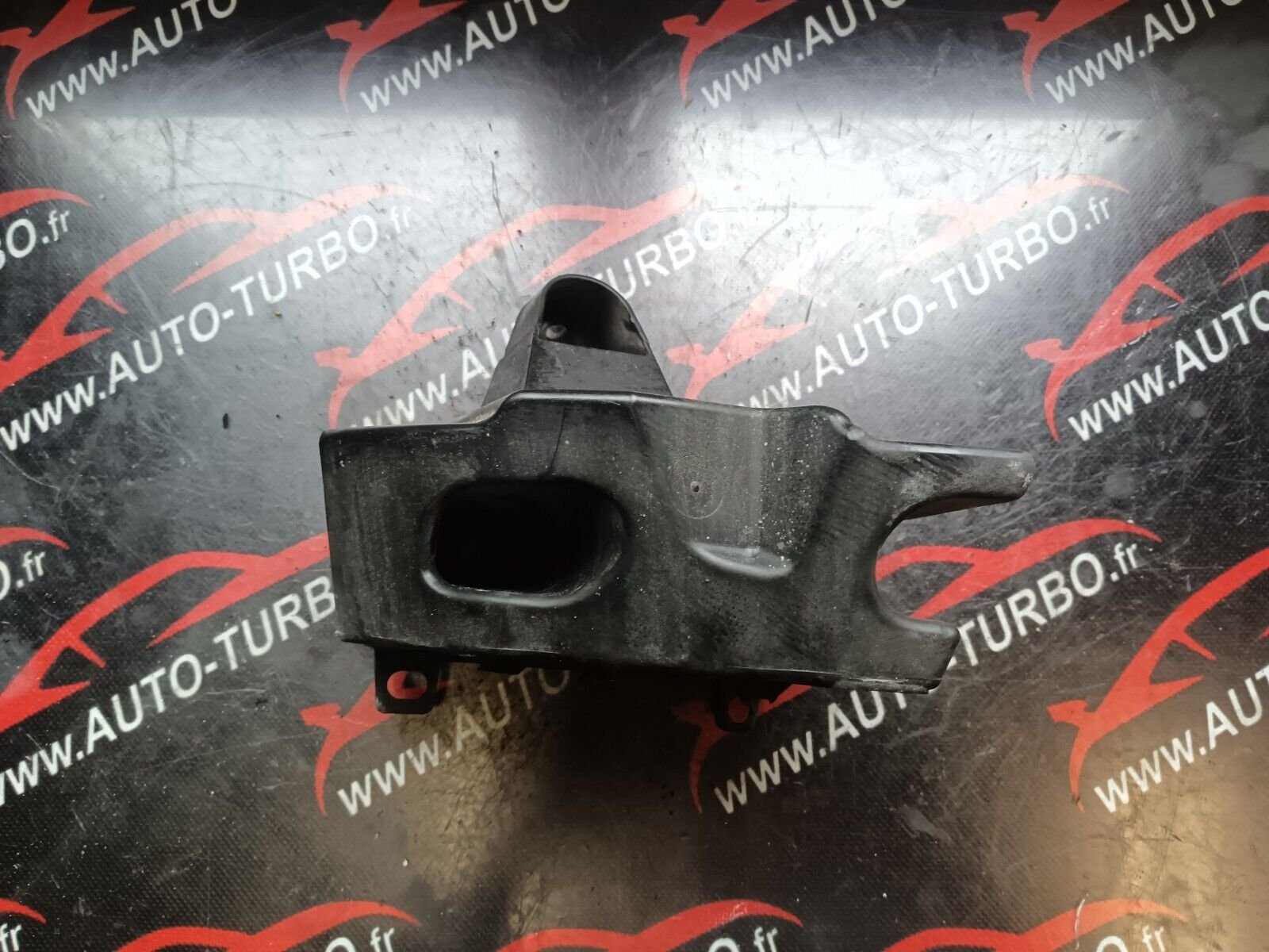 SUPPORT PARE CHOC ARRIERE DROIT CITROEN C4 COUPE REFERENCE:9650693580