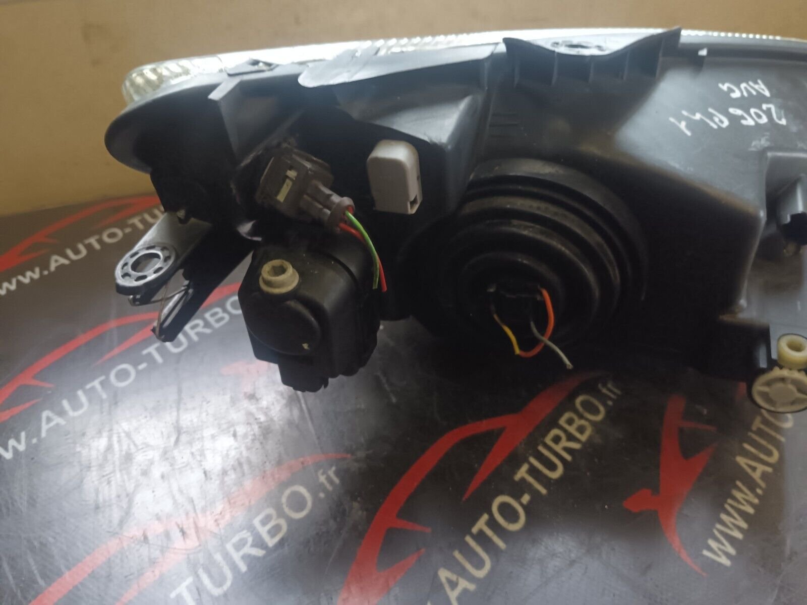 PHARE FEUX AVANT GAUCHE PEUGEOT 206 PHASE 1 REFERENCE: 9640559580