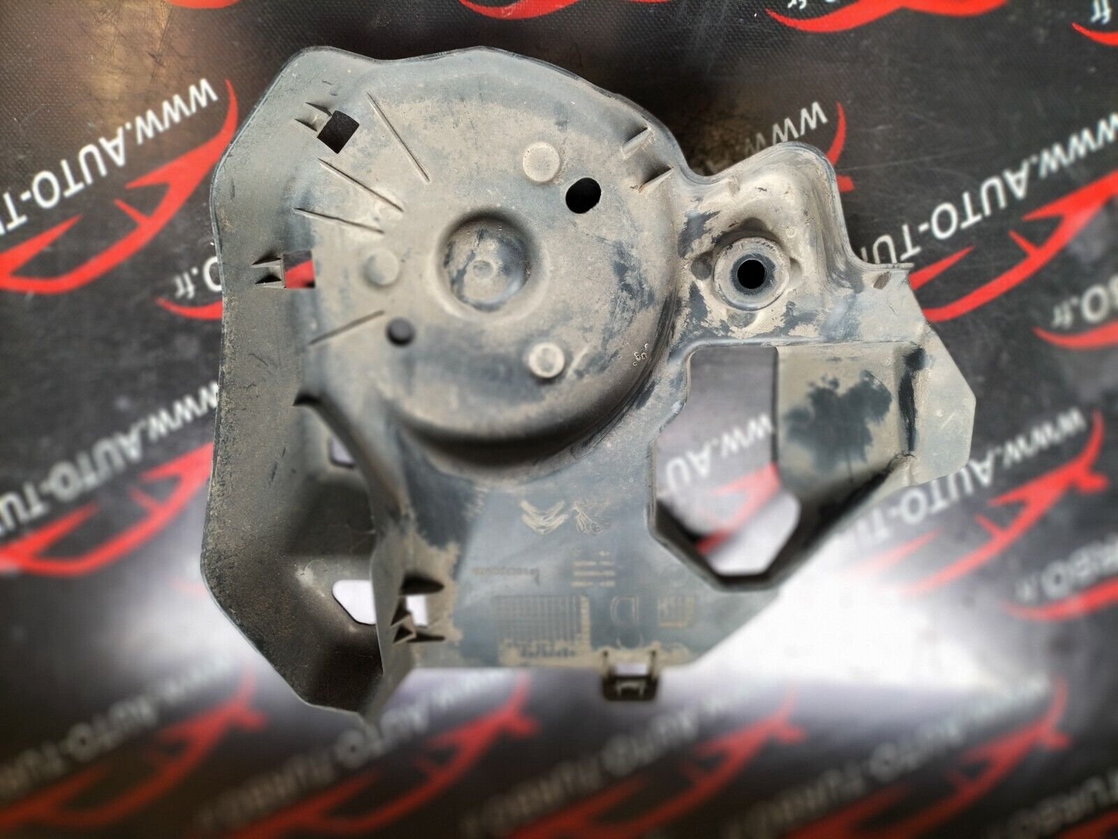 ECRAN ARRIERE DROIT PEUGEOT 308 PHASE II 9674909380