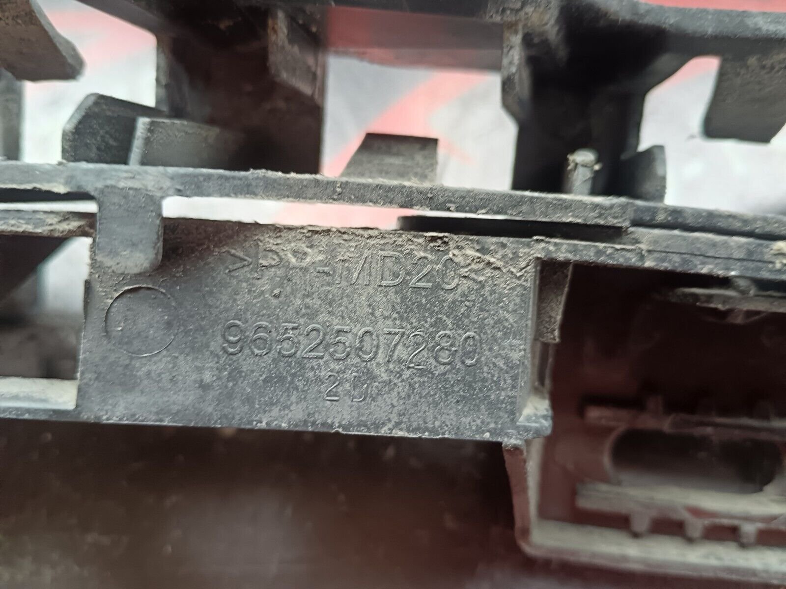 SUPPORT PARE CHOC AVANT DROIT CITROEN C4 1.6VTI 90CH COUPE REFERENCE: 9652507280