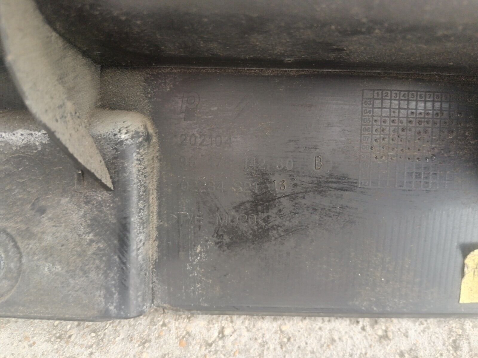 MOULURE DE COFFRE CITROEN C4 1.6VTI 90CH COUPE REFERENCE: 9647614280