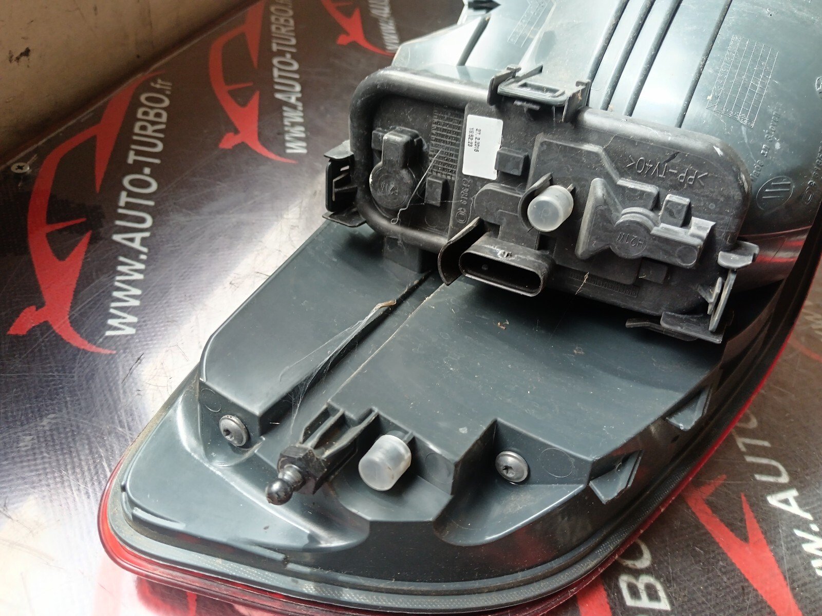 FEUX ARRIERE DROIT PRINCIPALE BMW 328i GT F34 REFERENCE: 628574