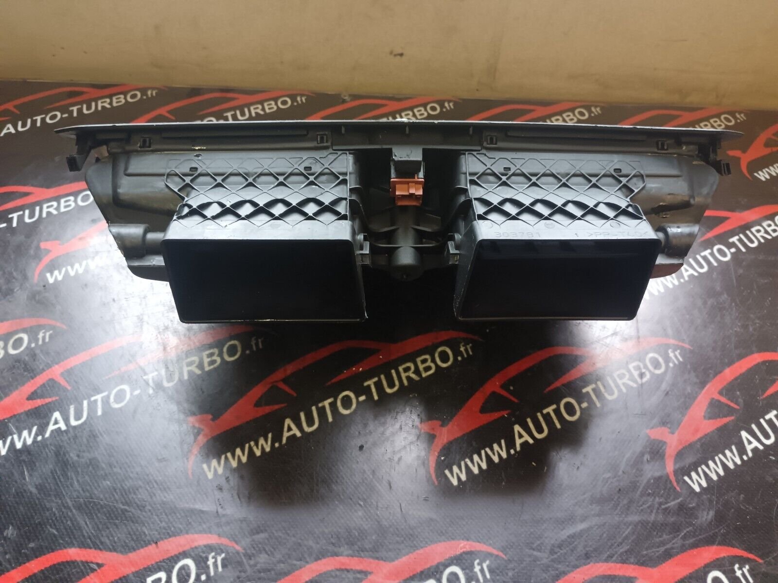 GRILLE D'AERATION CENTRALE CITROEN C4 PICASSO REFERENCE: 96832655