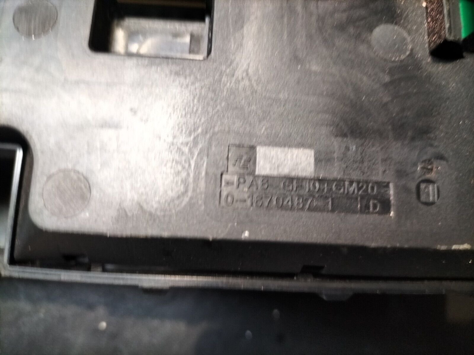 BOITIER FUSIBLES  BMW F10 9234421-01