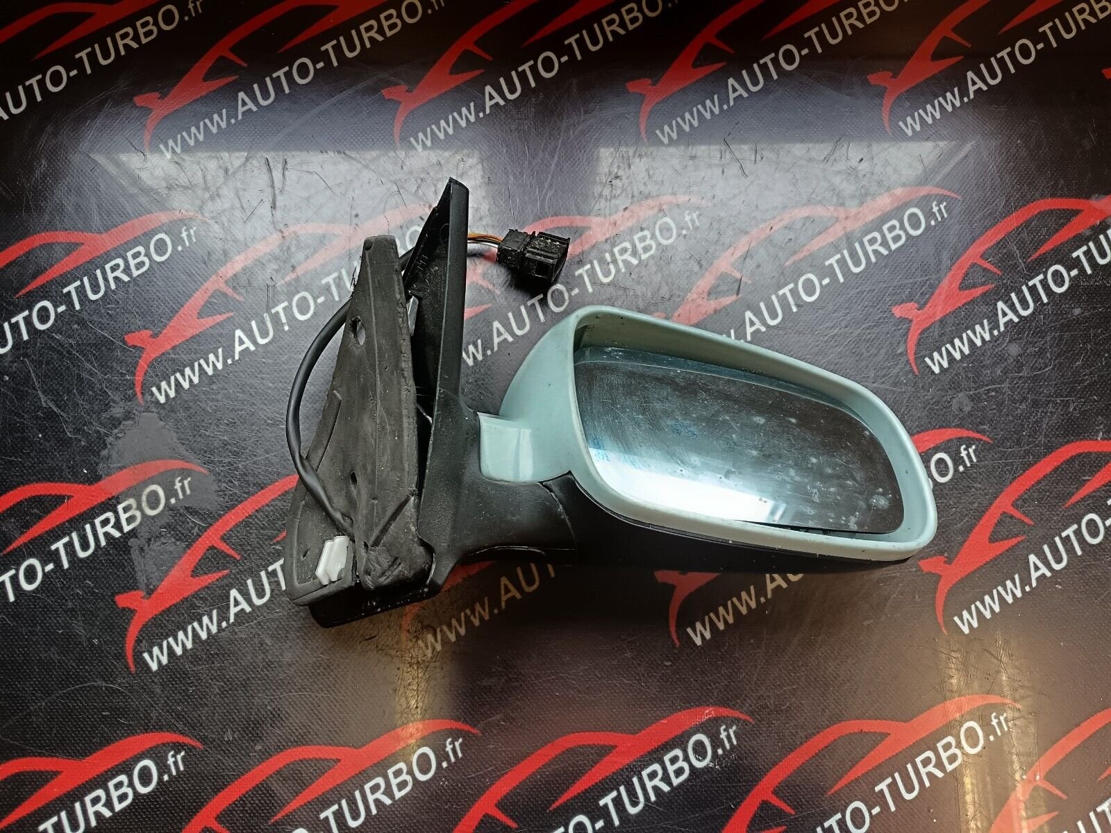 RETROVISEUR DROIT VOLKSWAGEN PASSAT REFERENCE: 020479