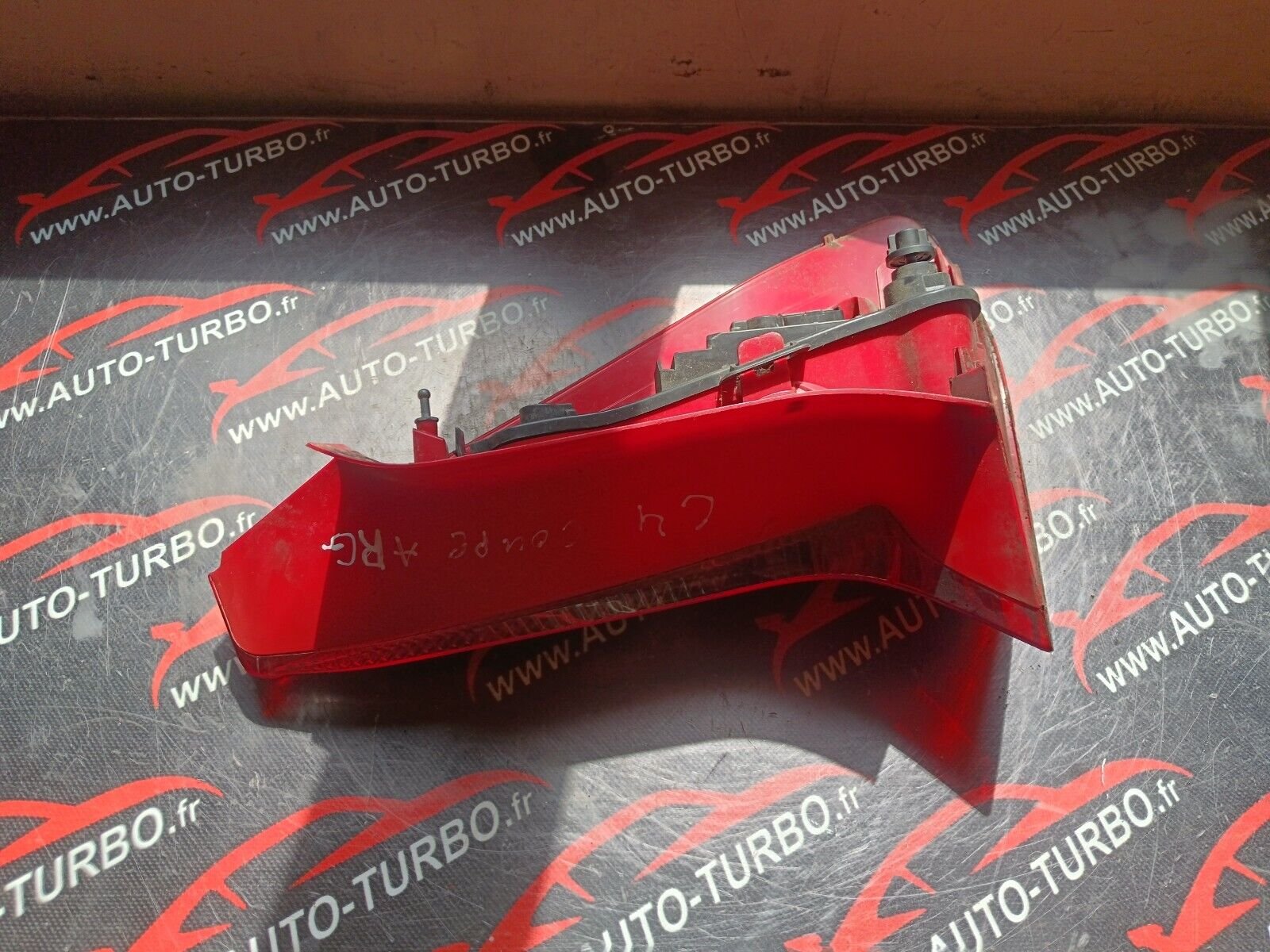 FEU ARRIERE GAUCHE PRINCIPAL CITROEN C4 1.6VTI COUPE REFERENCE:9684504677