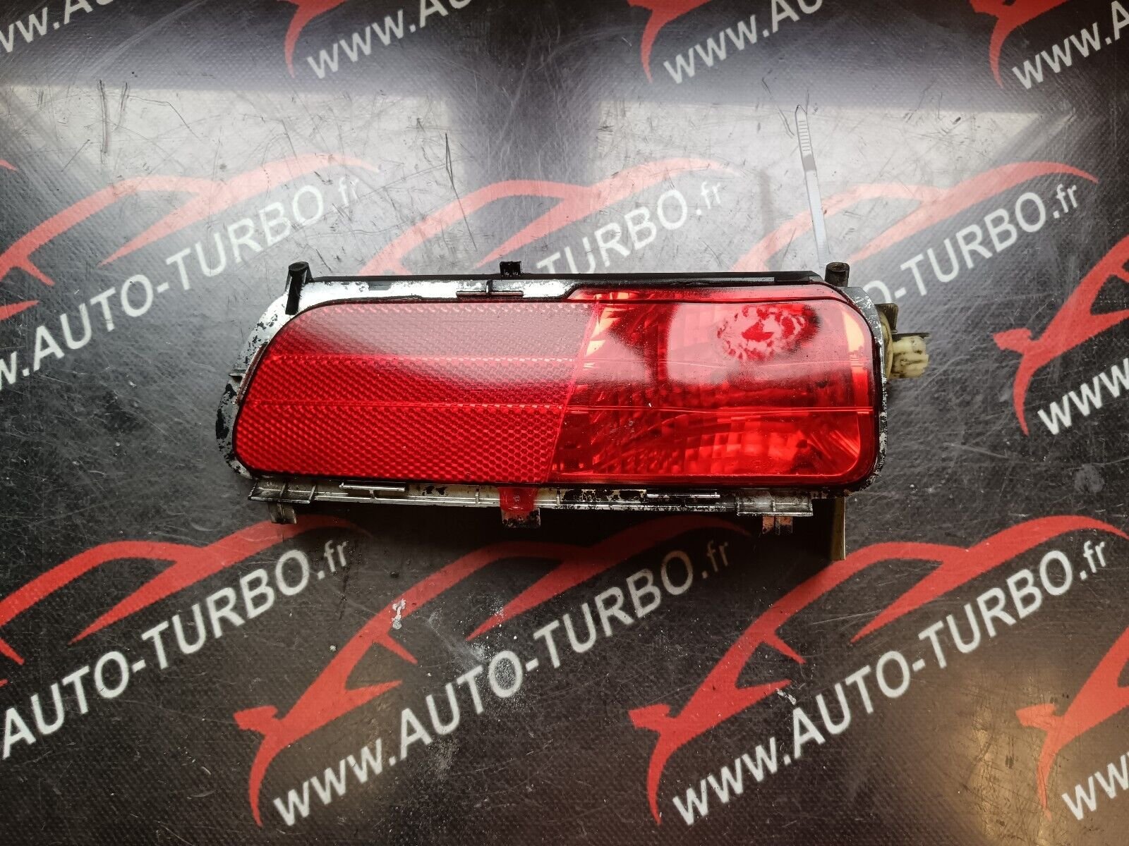 FEU PARE CHOC ARRIERE DROIT CITROEN C4 PICASSO REFERENCE: 9688387880