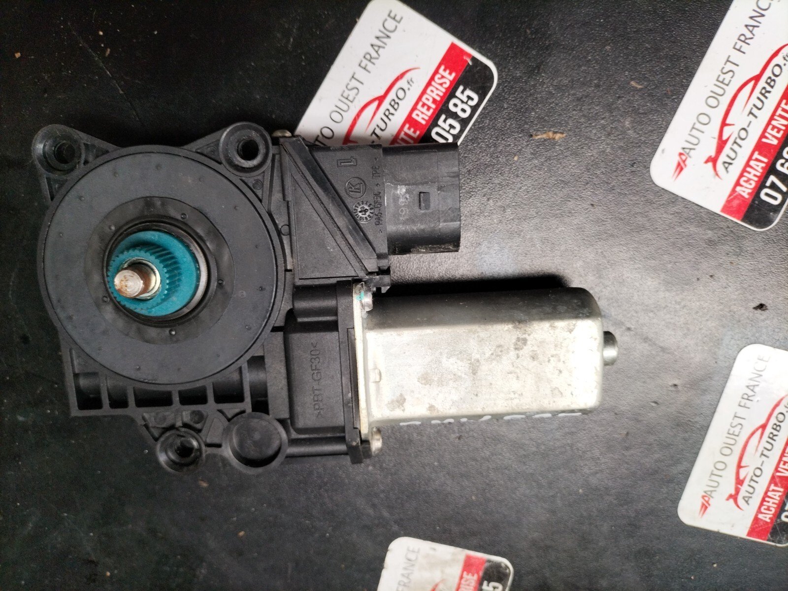 MOTEUR LEVE VITRE ARRIERE DROITE  BMW SERIE 1 E87 71001603, 9030222