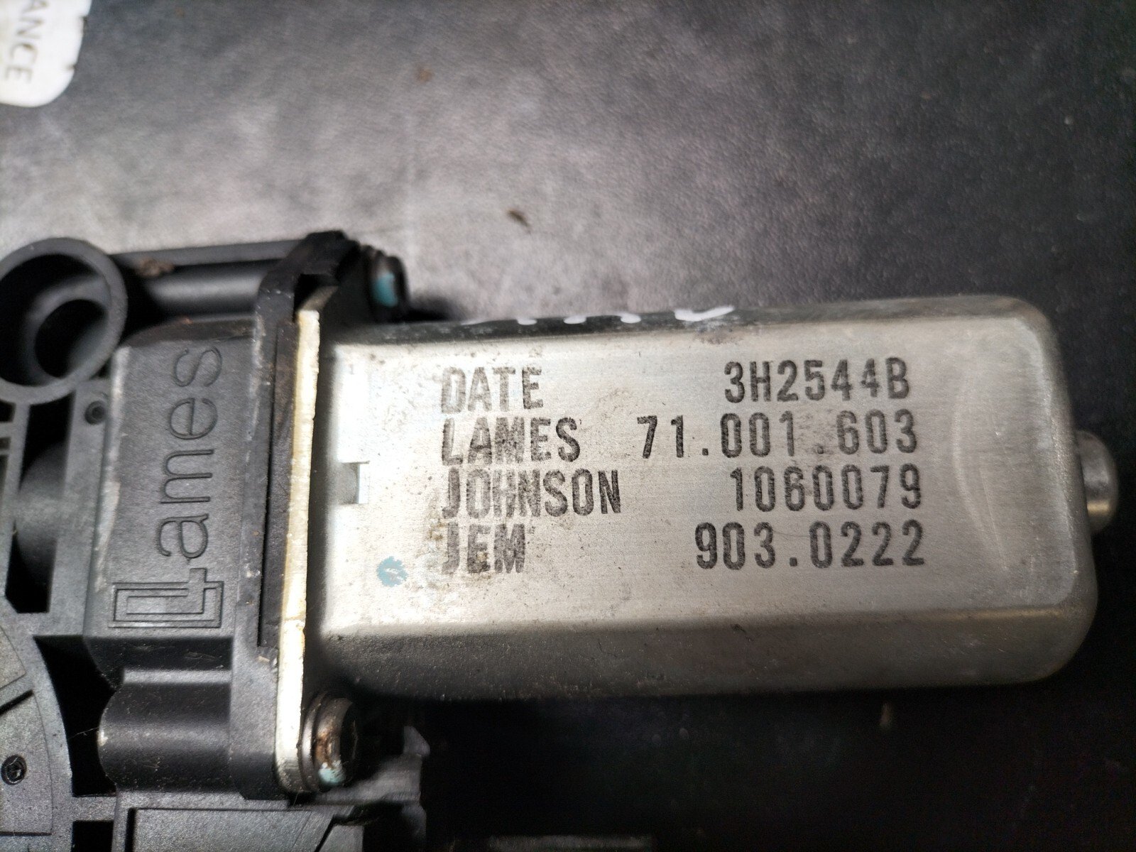 MOTEUR LEVE VITRE ARRIERE DROITE  BMW SERIE 1 E87 71001603, 9030222