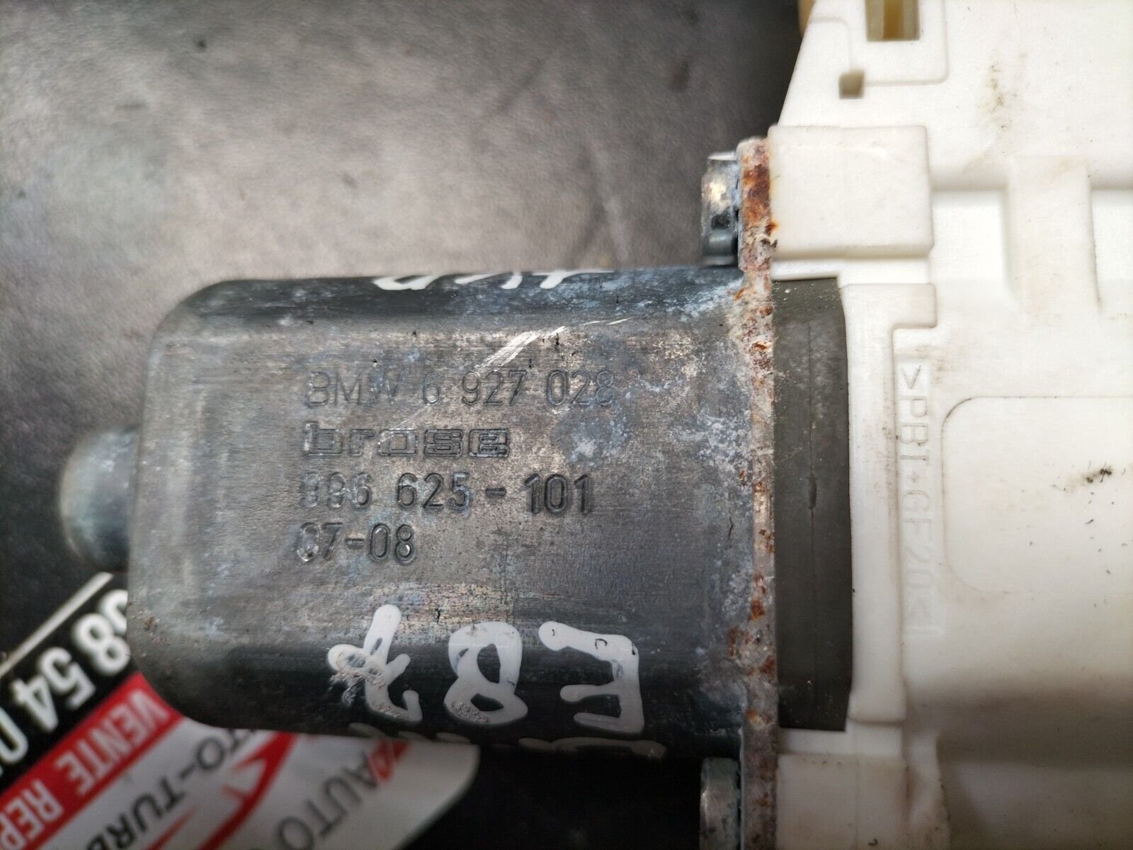 MOTEUR LEVE VITRE AVANT DROITE BMW SERIE 1 E87 996625-101, 6927028