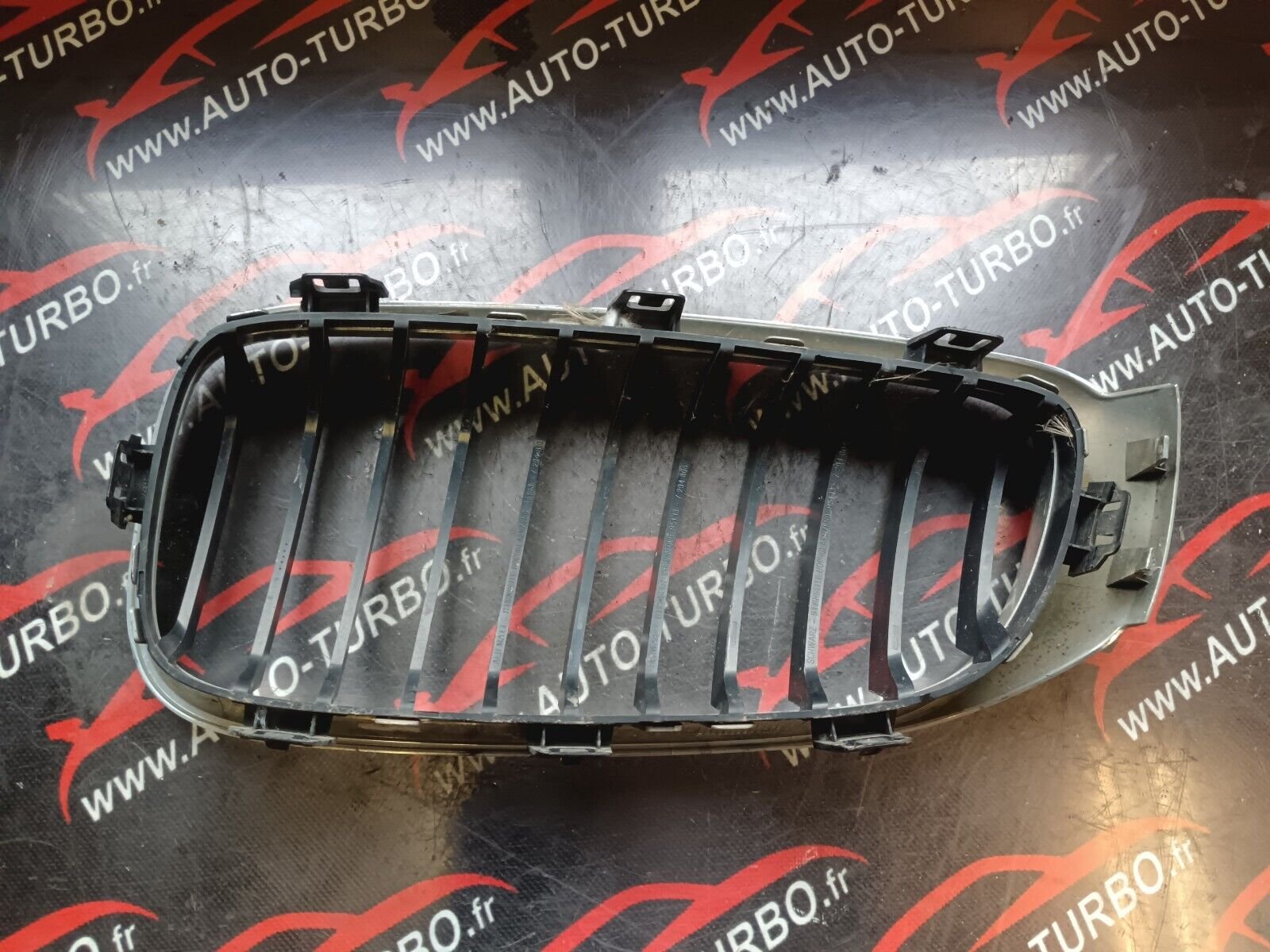 GRILLE AVANT DROIT BMW 328i GT REFERENCE: 7294804