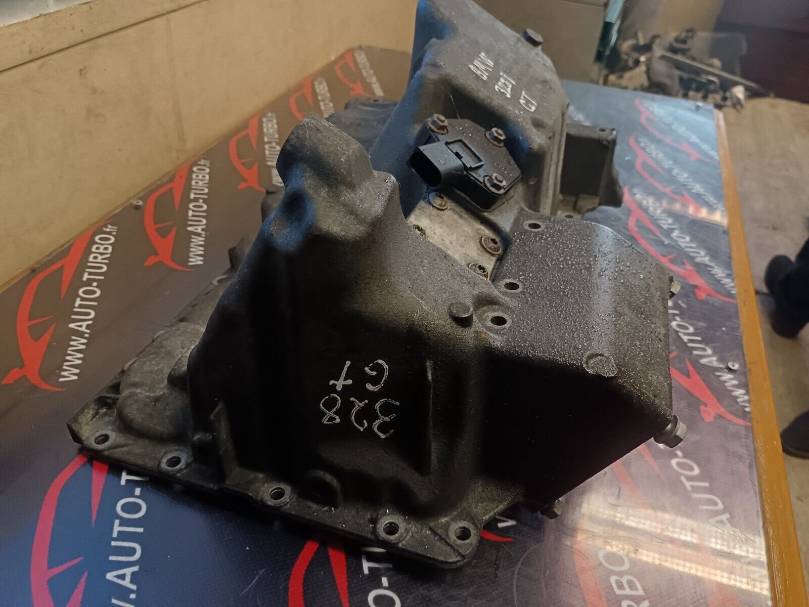 CARTER MOTEUR SUPERIEUR BMW 328i GT REFERENCE: 13992010