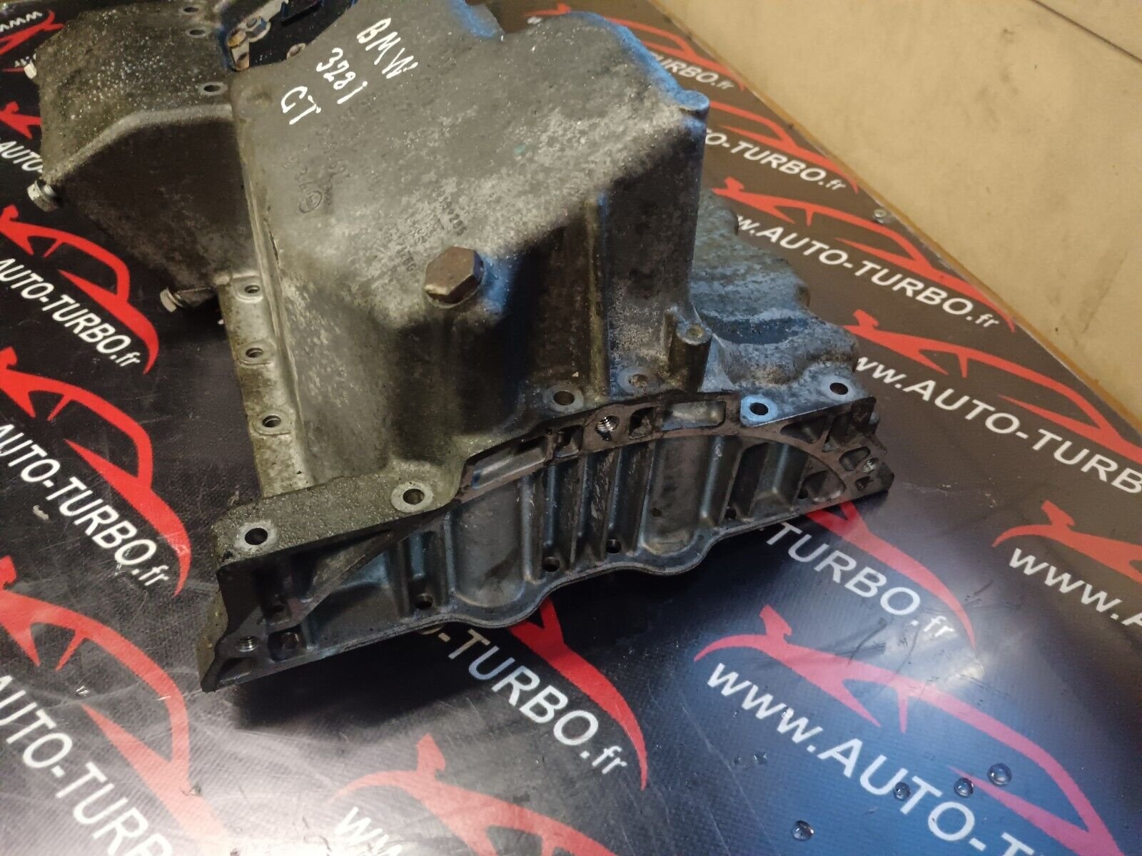 CARTER MOTEUR SUPERIEUR BMW 328i GT REFERENCE: 13992010