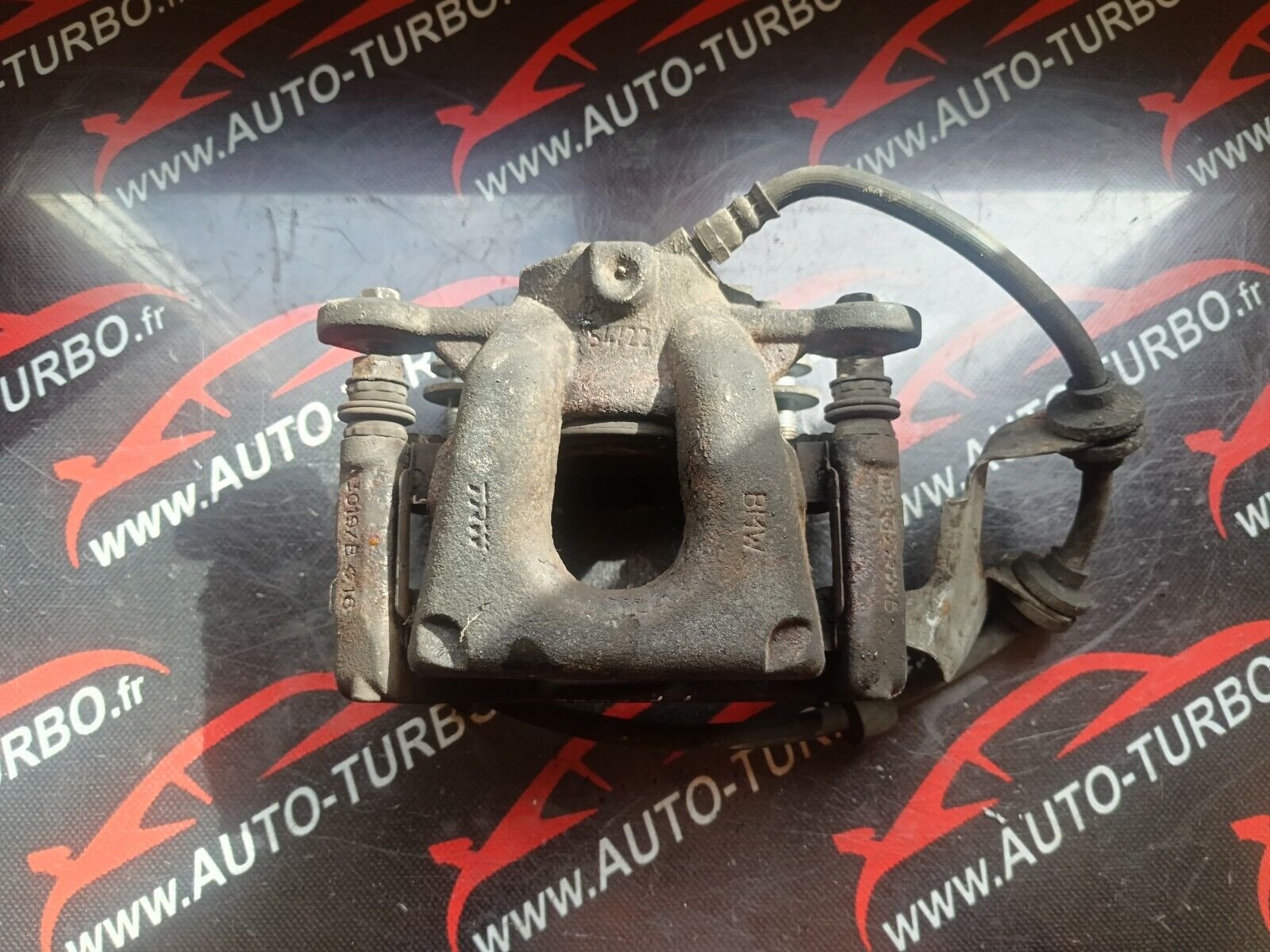 ETRIER AVANT DROIT BMW SERIE 1 E87 120i 150CH