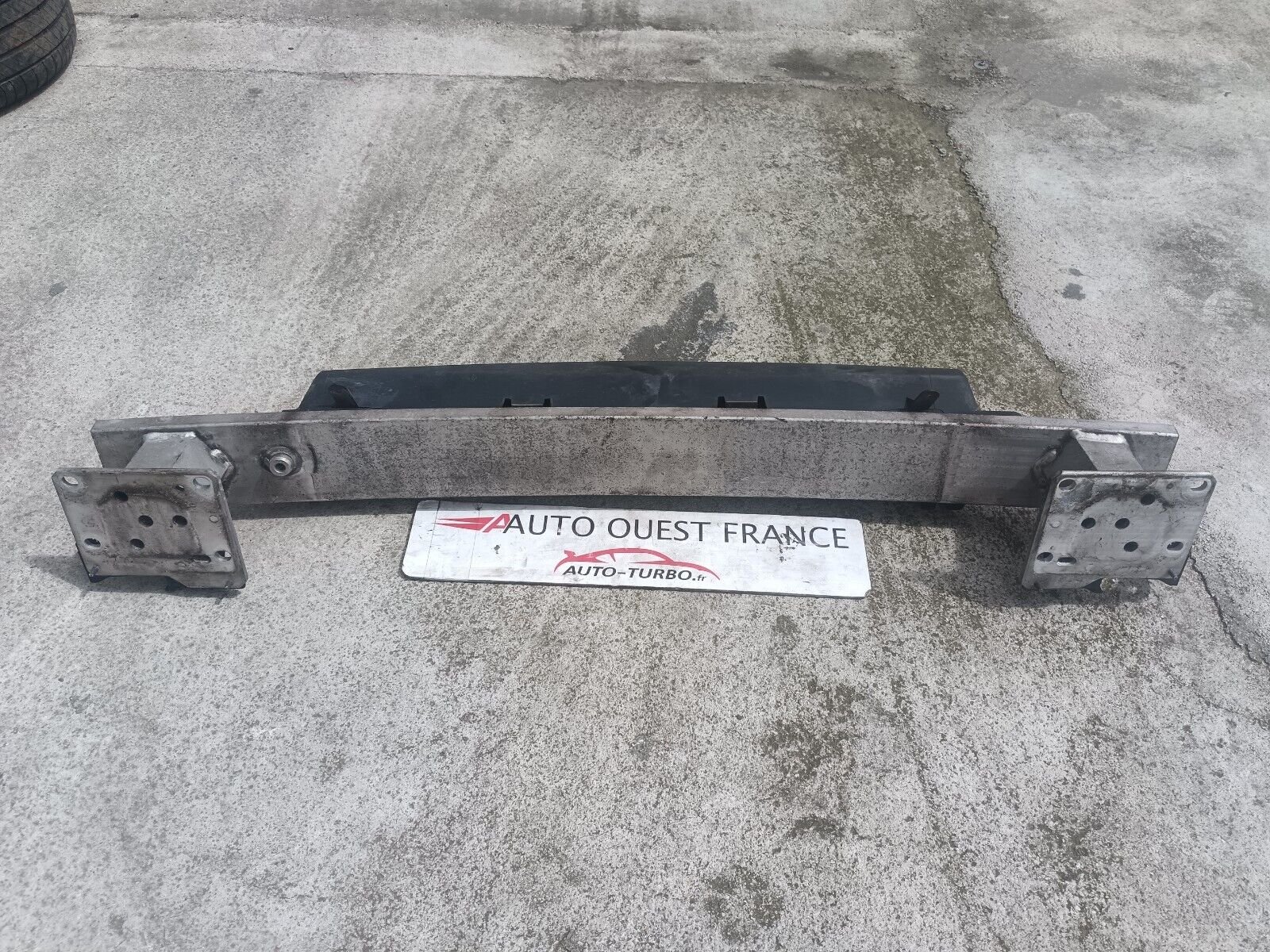 TRAVERS AVANT CITROEN C4 1.6VTI 90CH COUPE REFERENCE: 543576