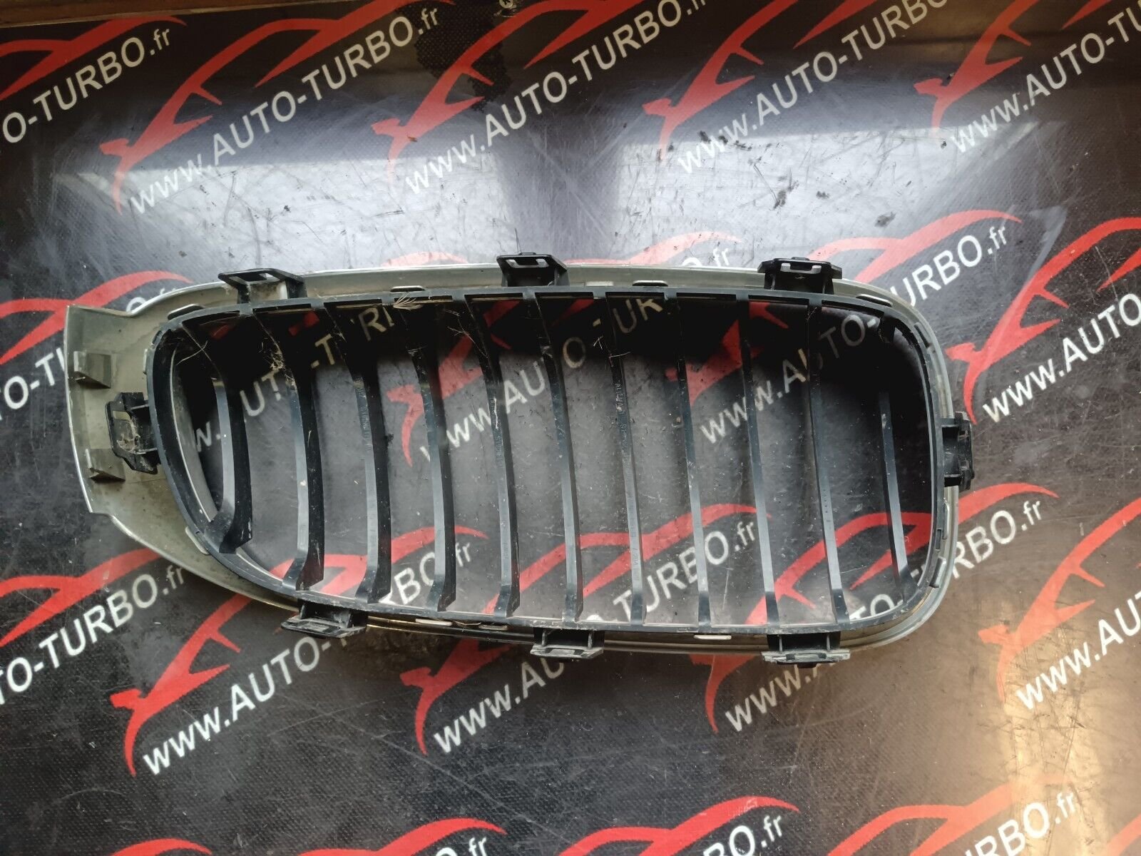 GRILLE AVANT GAUCHE BMW 328i GT REFERENCE: 7294803