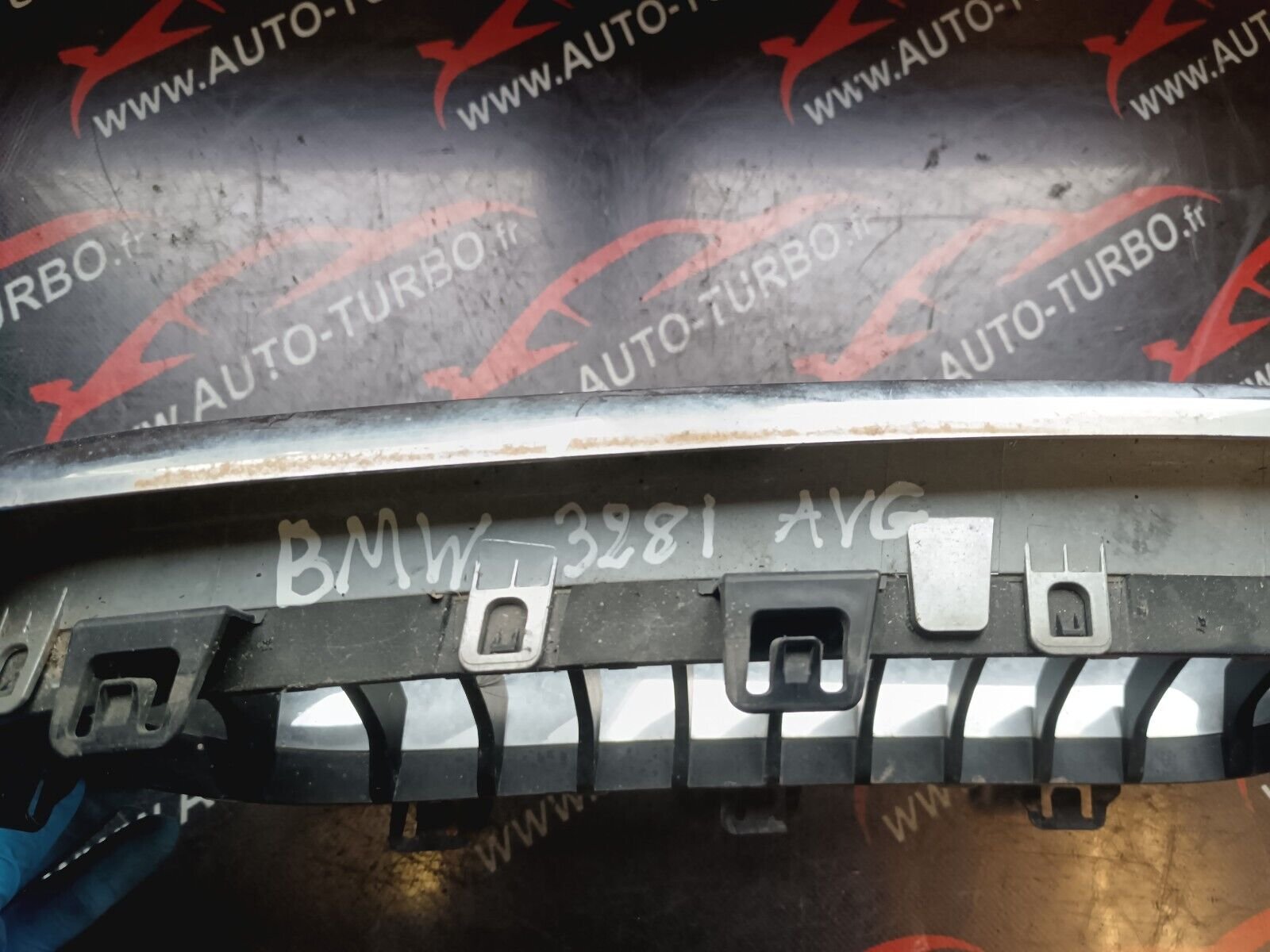 GRILLE AVANT GAUCHE BMW 328i GT REFERENCE: 7294803